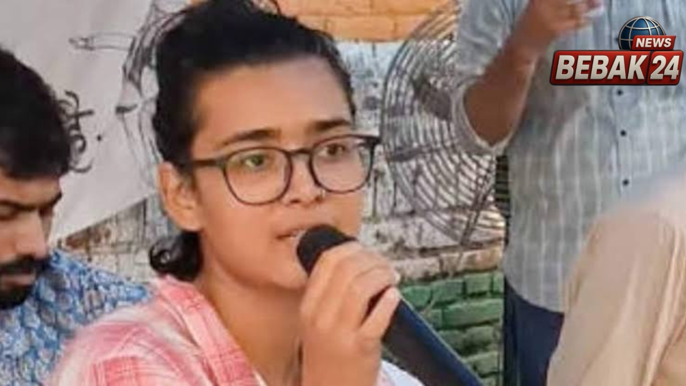 थिएटर से सड़कों तक: कौन हैं नेहा बोरा, युवा आंदोलनों का चर्चित चेहरा