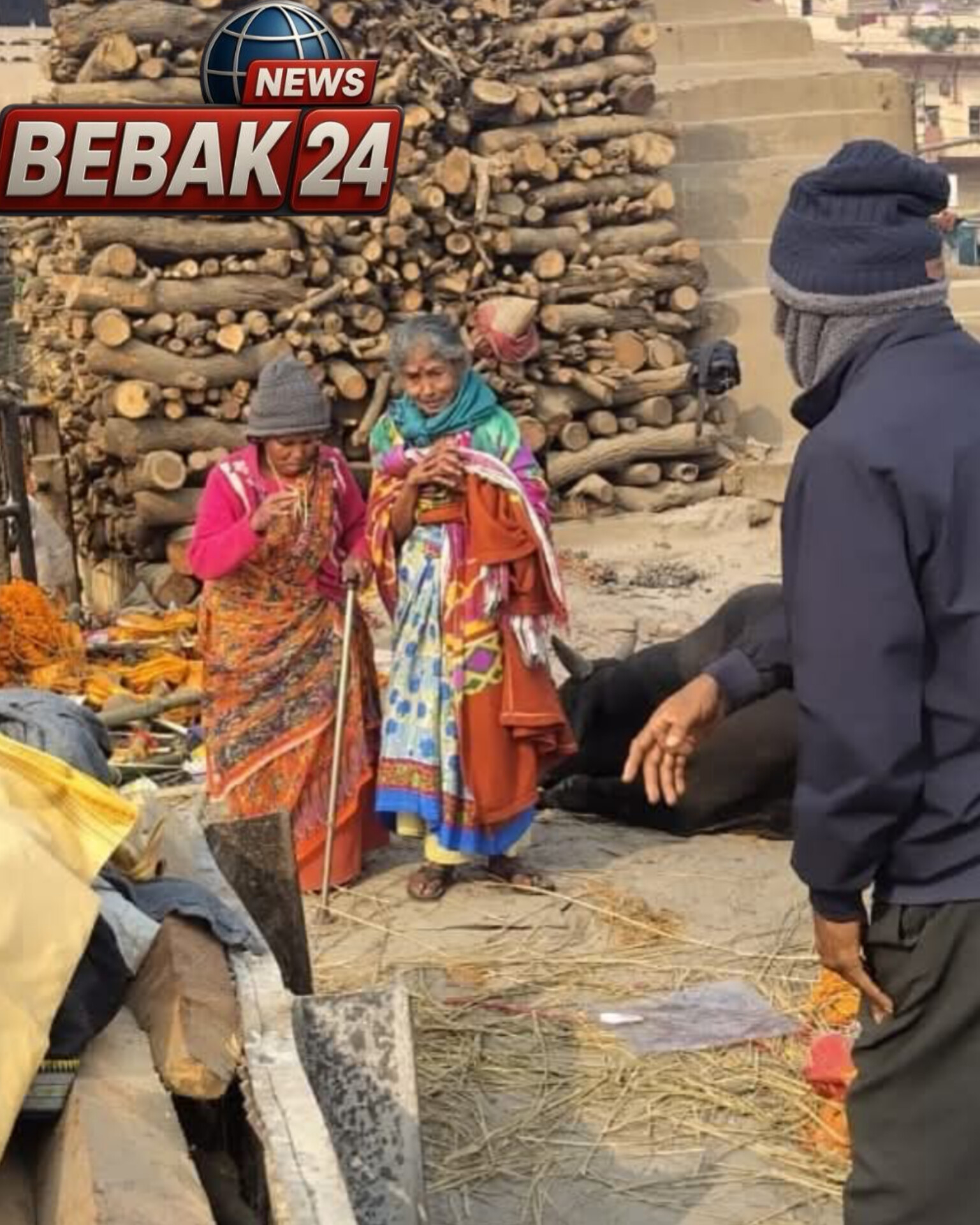 अपनों से दूर बेसहारा वृद्धा के लिए 'खाकी' बनी सहारा, कराया पति का अंतिम संस्कार