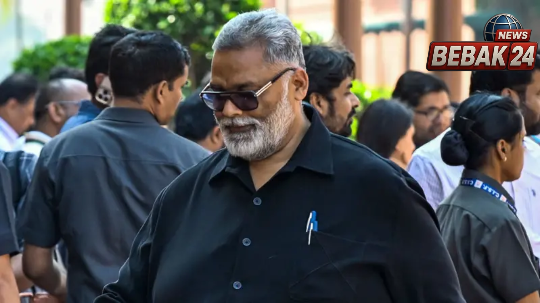 'जितने केस करने हैं कर लीजिए, सनातन के लिए 1 लाख बार कुर्बान होने को तैयार'&mdash; संसद में भगवा पहनने पर उपजे विवाद पर पप्पू यादव की सफाई