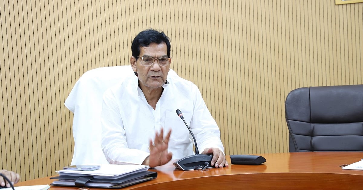 जनता डूबी तो नापे गए साहब: 'बेबाक 24' की खबर पर लगी मुहर, मंत्री के हंटर से जल निगम के अधिशासी अभियंता सस्पेंड!