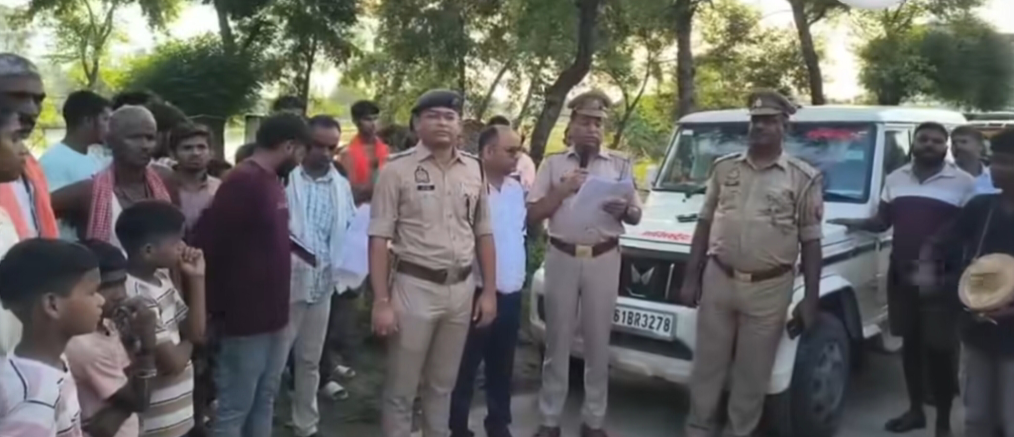 गाजीपुर में फर्जी नौकरी के नाम पर करोड़ों की ठगी करने वाले गैंग पर प्रशासन का बड़ा चाबुक, 4.40 करोड़ की संपत्ति कुर्क
