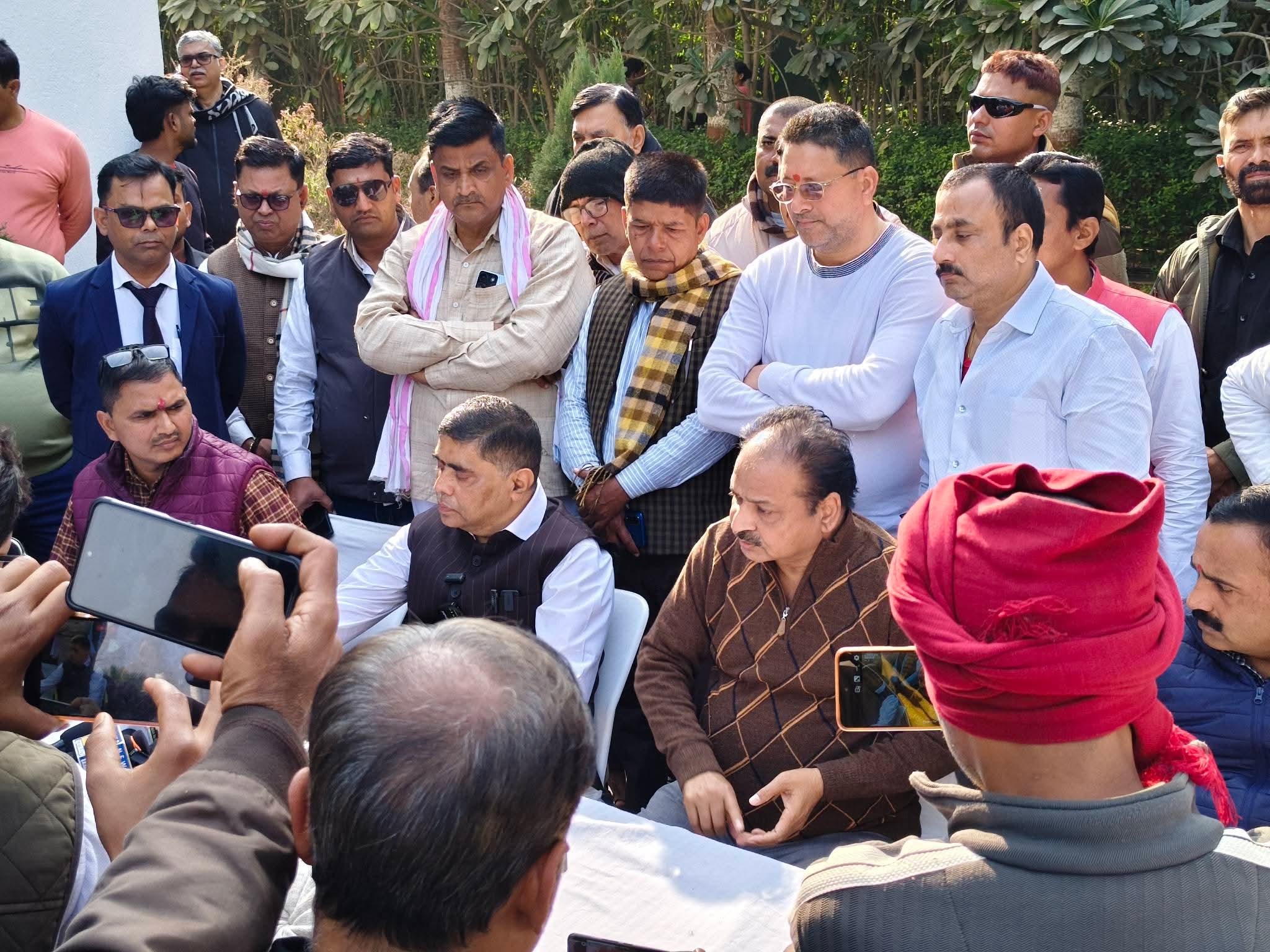 भू-माफिया के 'धनबल' के आगे कानून बेबस? वैष्णवी ग्रुप के चेयरमैन पर ब्राह्मण परिवारों की जमीन हड़पने का संगीन आरोप!