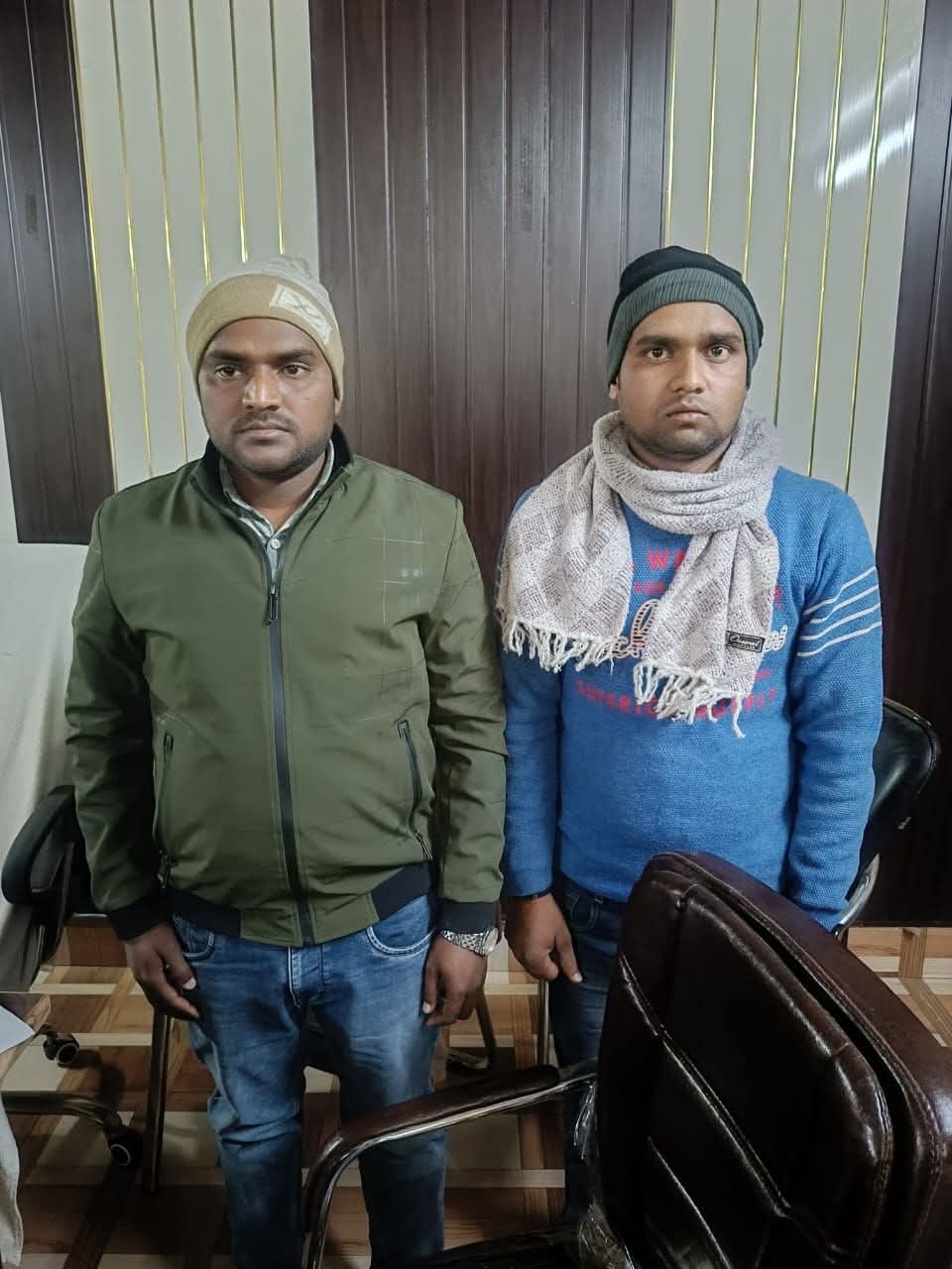 रिश्वत लेते रंगे हाथ धरे गए जेई और संविदा कर्मी