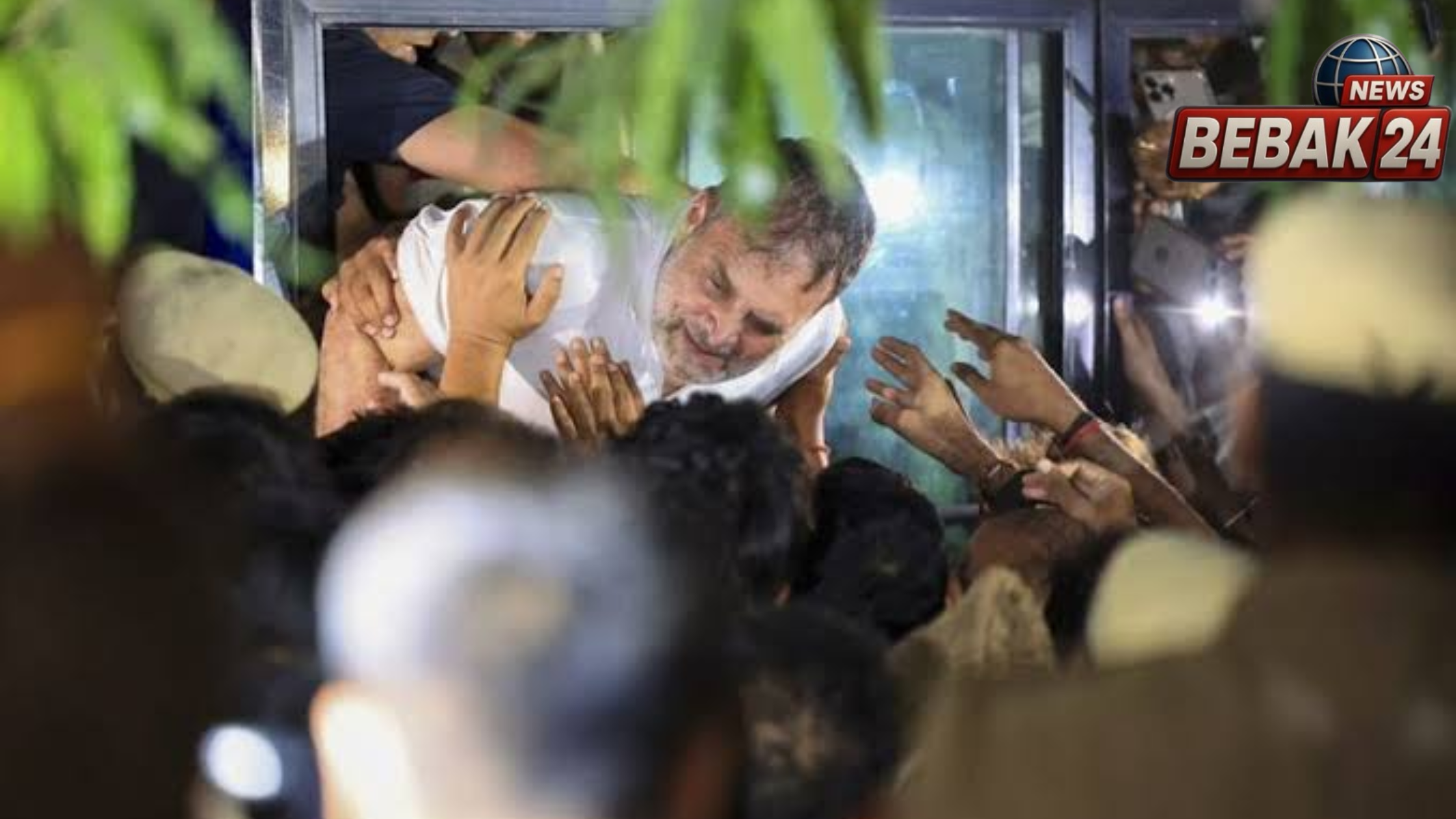 राहुल-प्रियंका समेत कई नेताओं पर एफआईआर, आकाशवाणी भवन में जबरन प्रवेश का आरोप