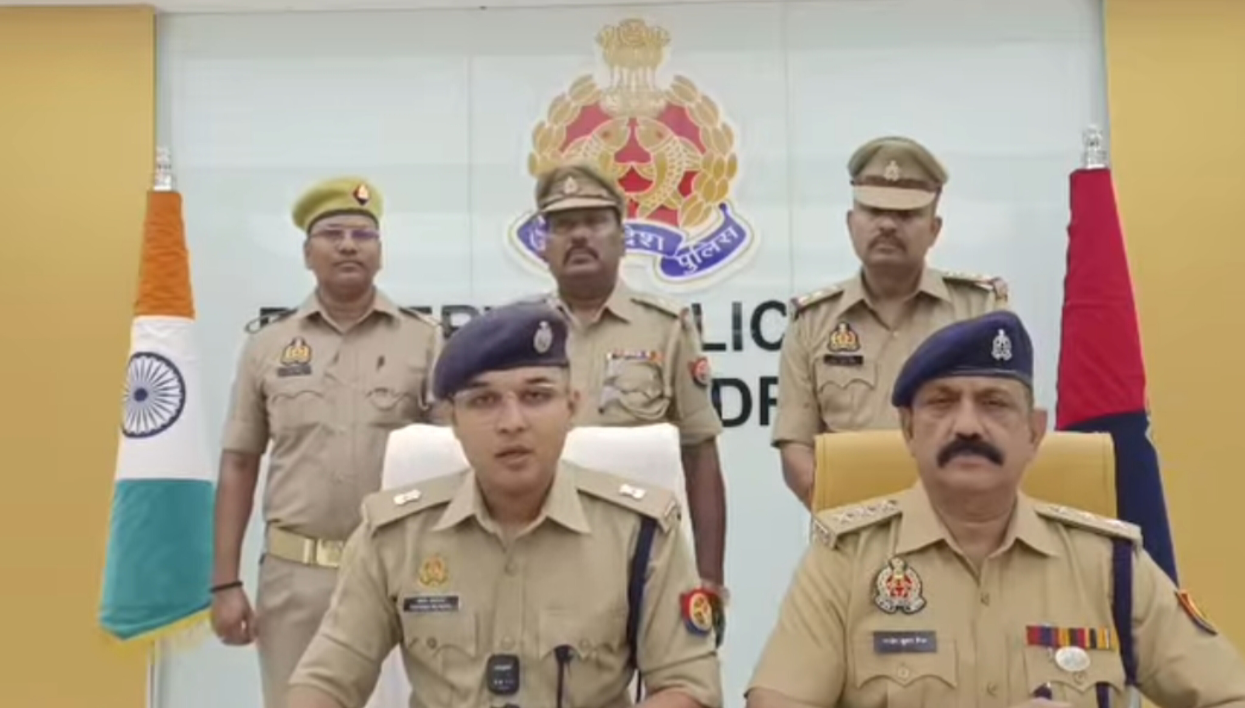 फर्जी कागजात से स्क्रैप लदा ट्रक डकारा, मिर्जापुर में कबाड़ बना डाला; 3 शातिर दबोचे