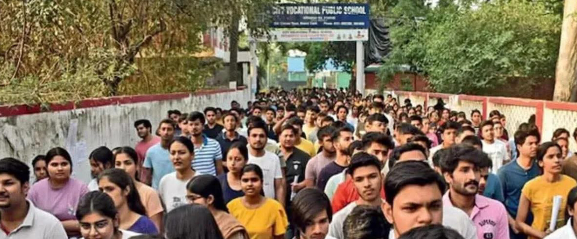 UP पुलिस सिपाही भर्ती परीक्षा 8 जून से: 'नो एंट्री' का नया नियम, एक छोटी सी चूक और सपना खत्म!