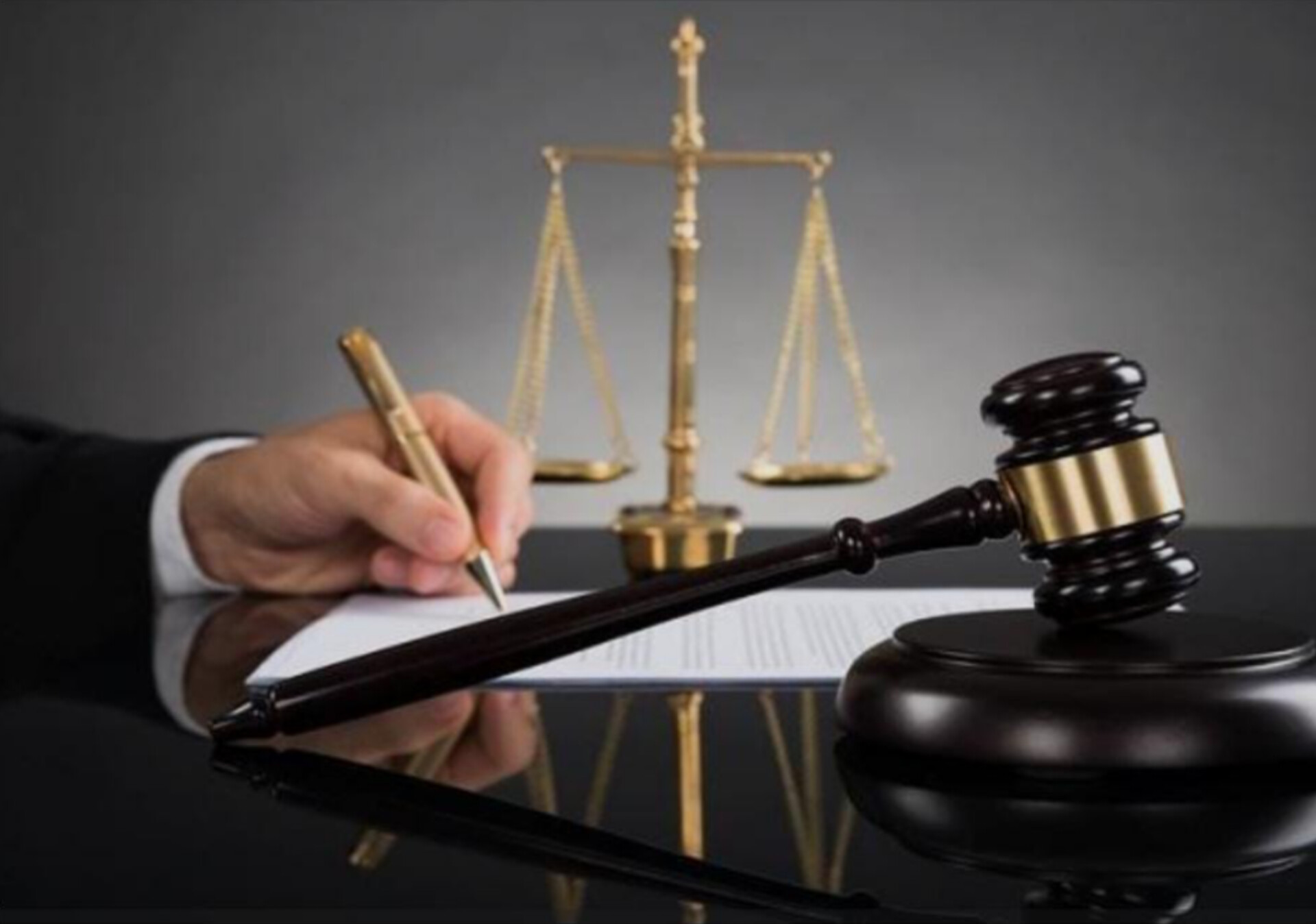 आदिवासियों की जमीन पर गिद्ध दृष्टि डालने वालों की अब खैर नहीं, कोर्ट का हंटर चला!