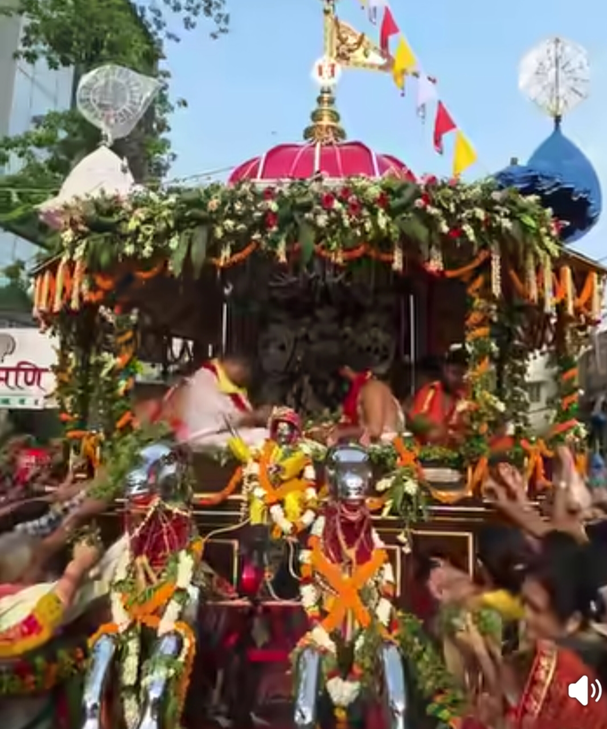 जय जगन्नाथ' और 'हर-हर महादेव' के जयघोष से गूंजी काशी, डोली यात्रा के साथ रथयात्रा महोत्सव का भव्य शुभारंभ