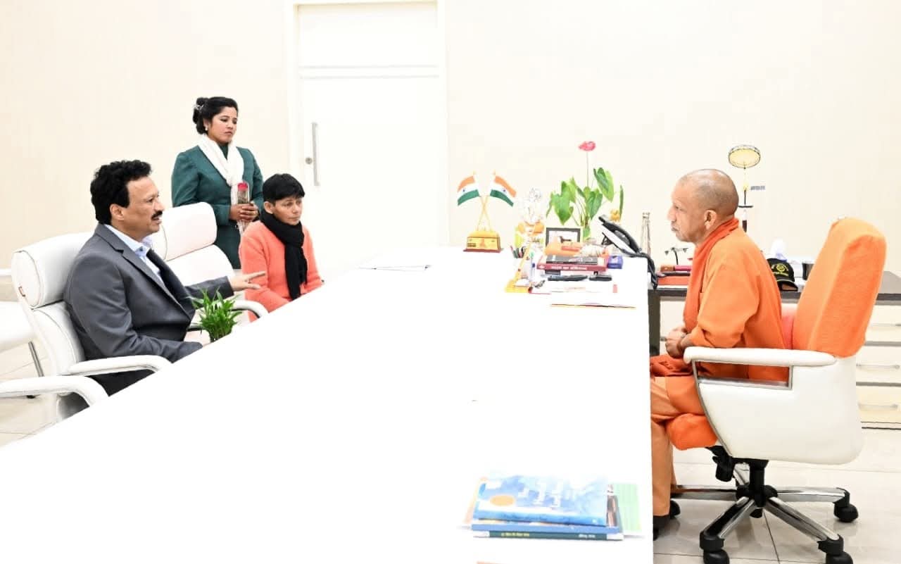 मेजर की बेटी को 24 घंटे में मिला न्याय, योगी के निर्देश पर कब्जामुक्त हुआ करोड़ों का मकान