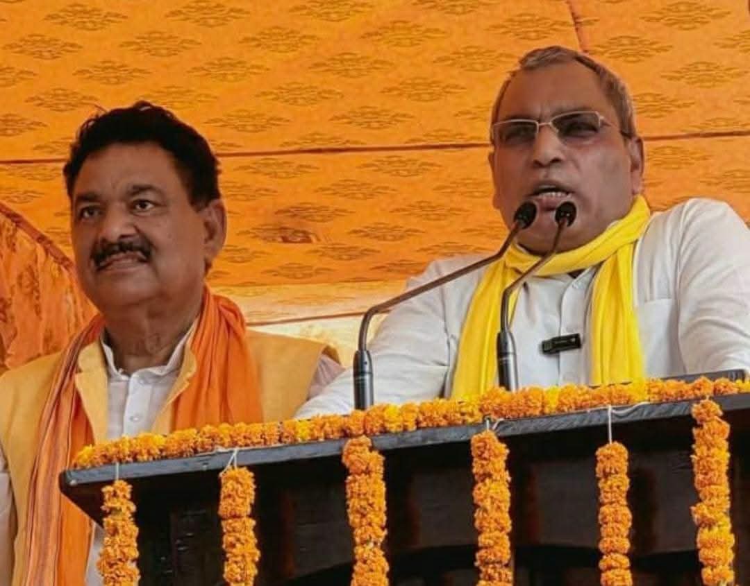 फेफना में नारद का नारायण: जन संवाद कार्यक्रम में उमड़ा जनसैलाब, नीरज शेखर की अनुपस्थिति और उपेंद्र तिवारी के टिकट पर चर्चाओं का बाजार गर्म