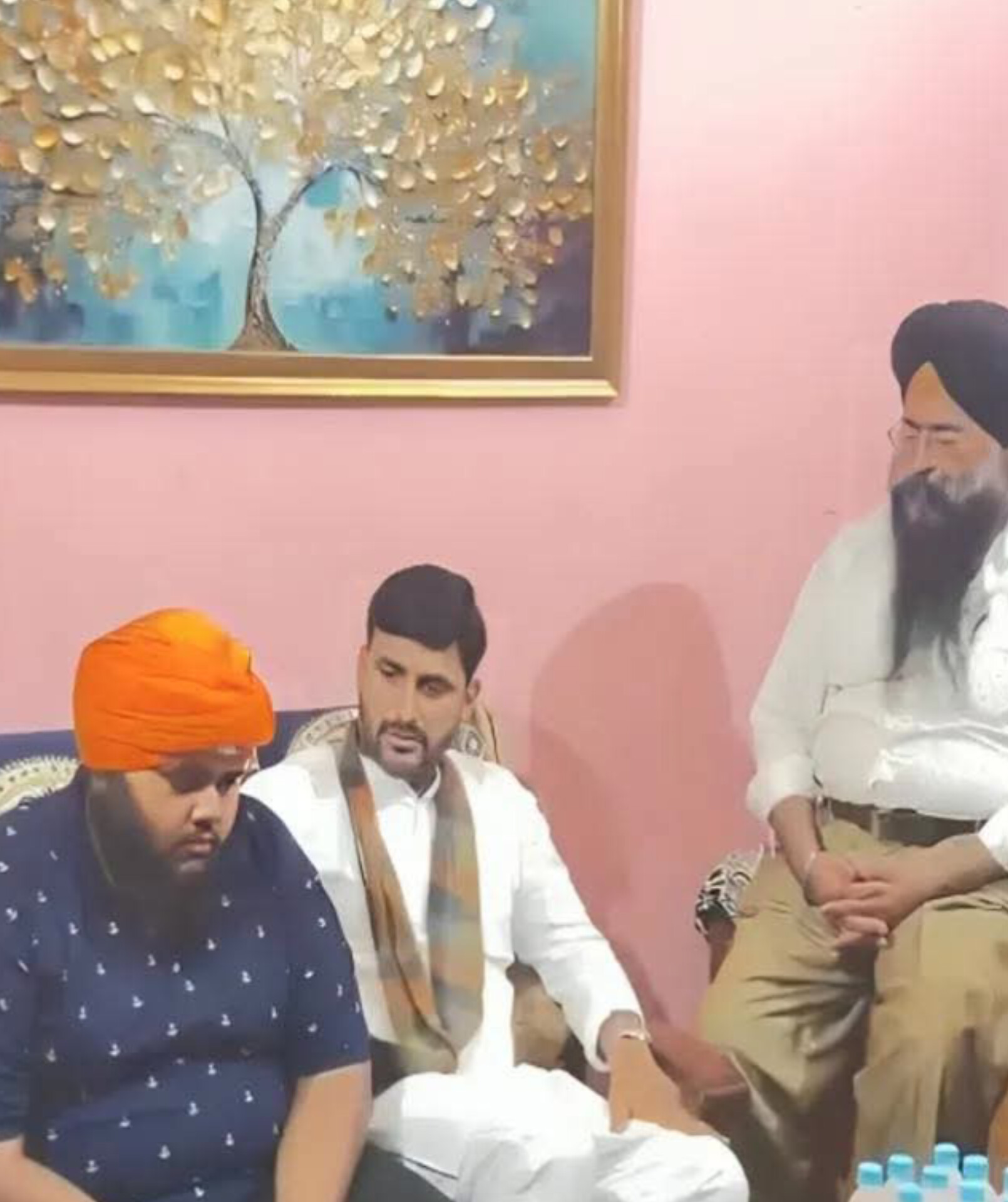 पदभार ग्रहण करते ही एक्शन में नीरज सिंह, स्वागत समारोह छोड़ पहुँचे लखनऊ अग्निकांड पीड़ितों के द्वार