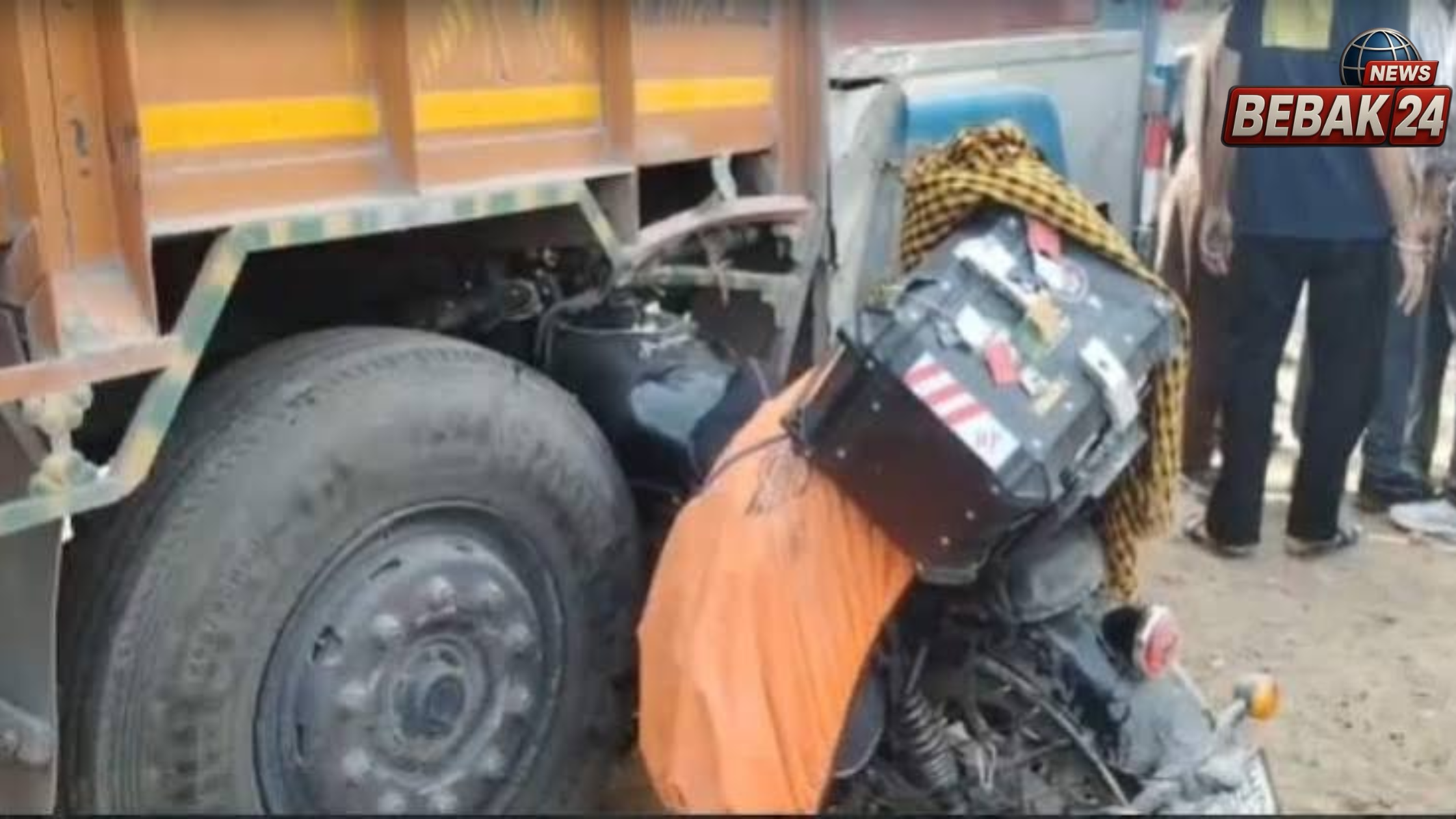 जम्मू में डंपर की टक्कर से 2 छात्रों की मौत, तीसरा गंभीर