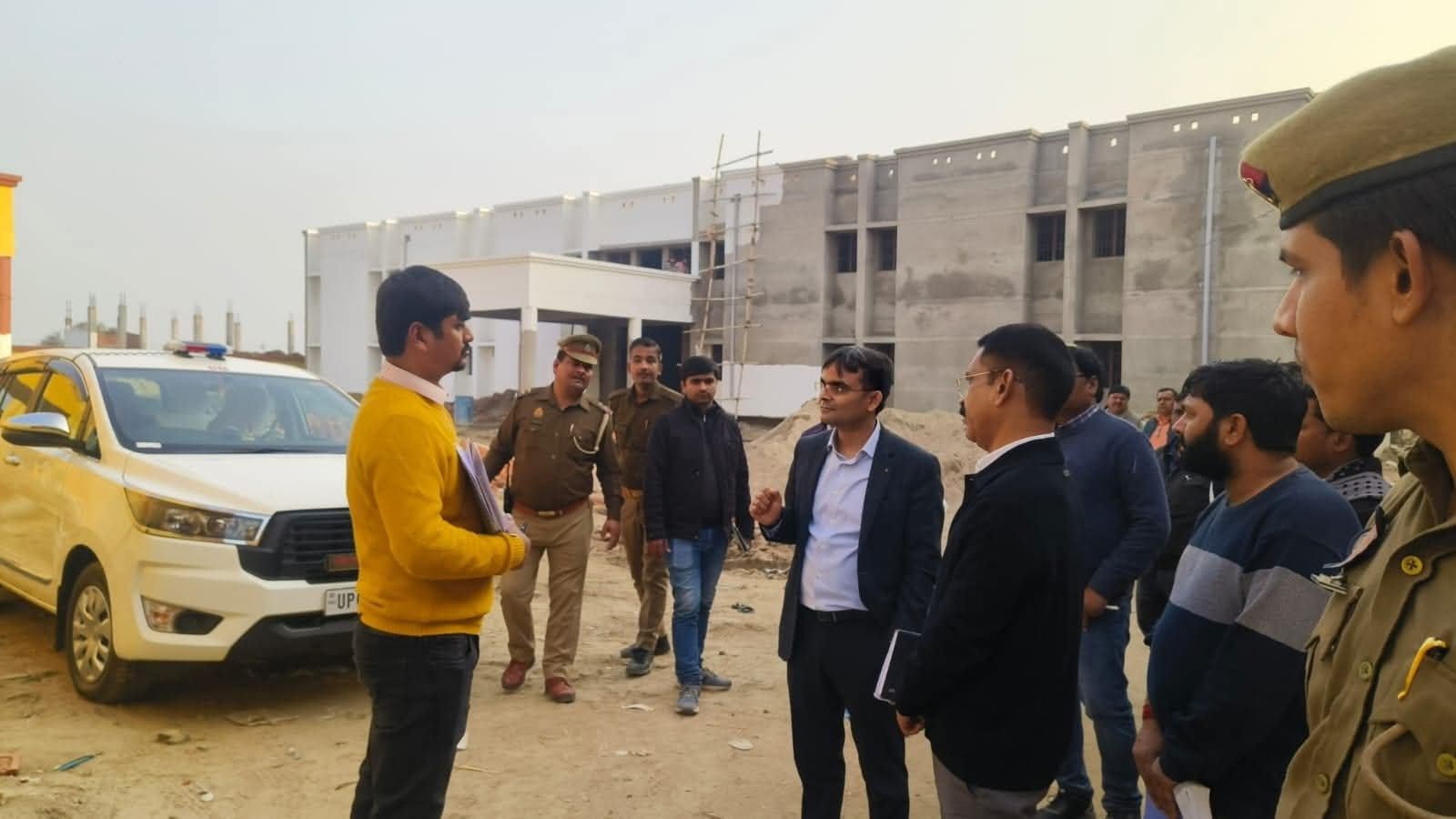 DM का 'ऑन द स्पॉट' एक्शन: सुधर जाओ कार्यदायी संस्थाओं, वरना नपोगे! 10 मार्च तक अल्टीमेटम