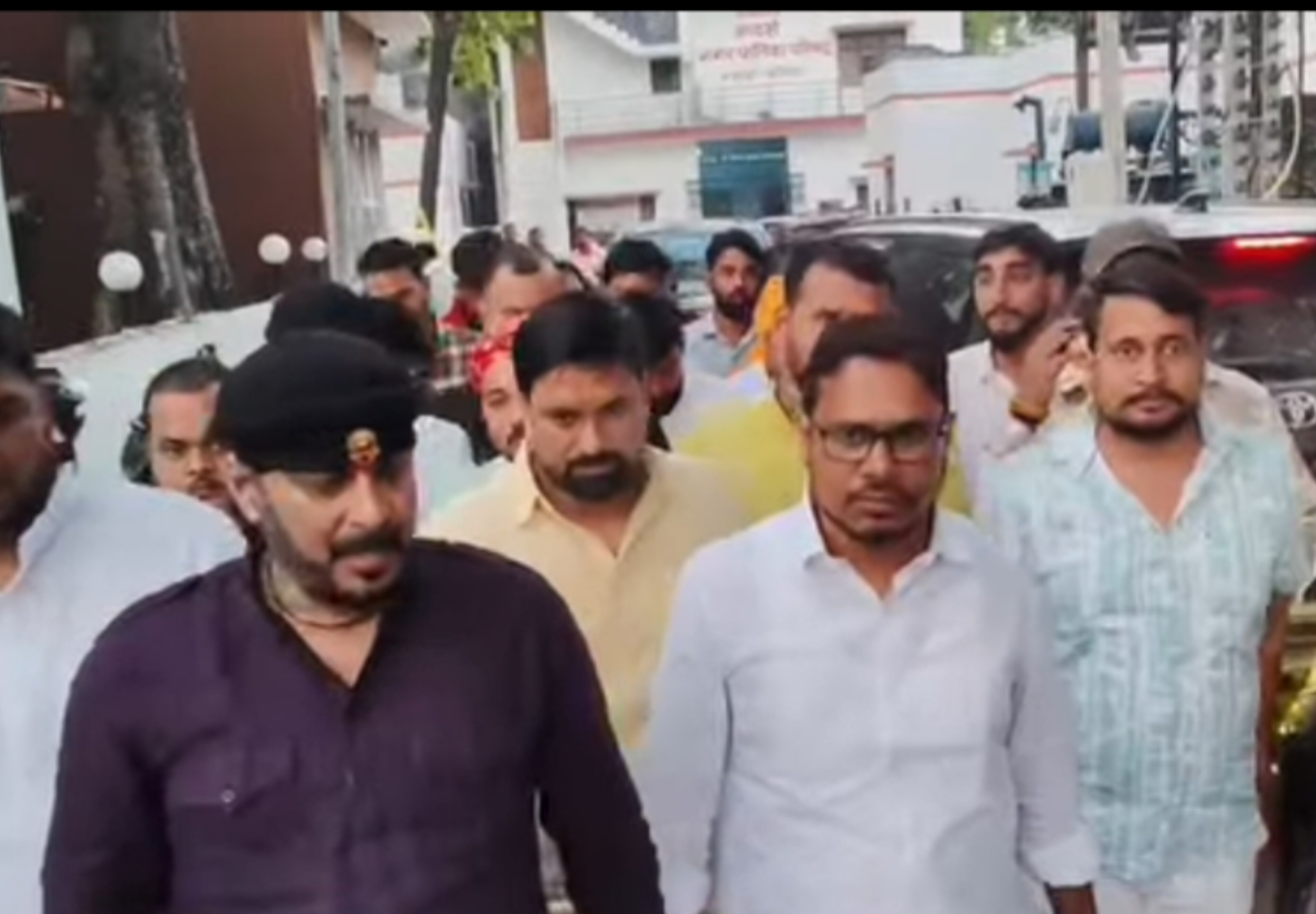 पहले गोलीकांड, अब फोन पर धमकी का आरोप, राजू सिंह के समर्थन में उतरी करणी सेना, पुलिस को दिया अल्टीमेटम!