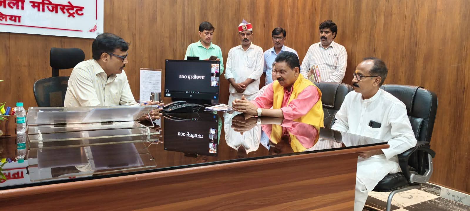 'दर्द' बलिया का, 'चिंता' फेफना की: पूर्व मंत्री नारद राय ने उठाया जनसमस्याओं का मुद्दा, डीएम को सौंपा लंबा-चौड़ा मांग पत्र