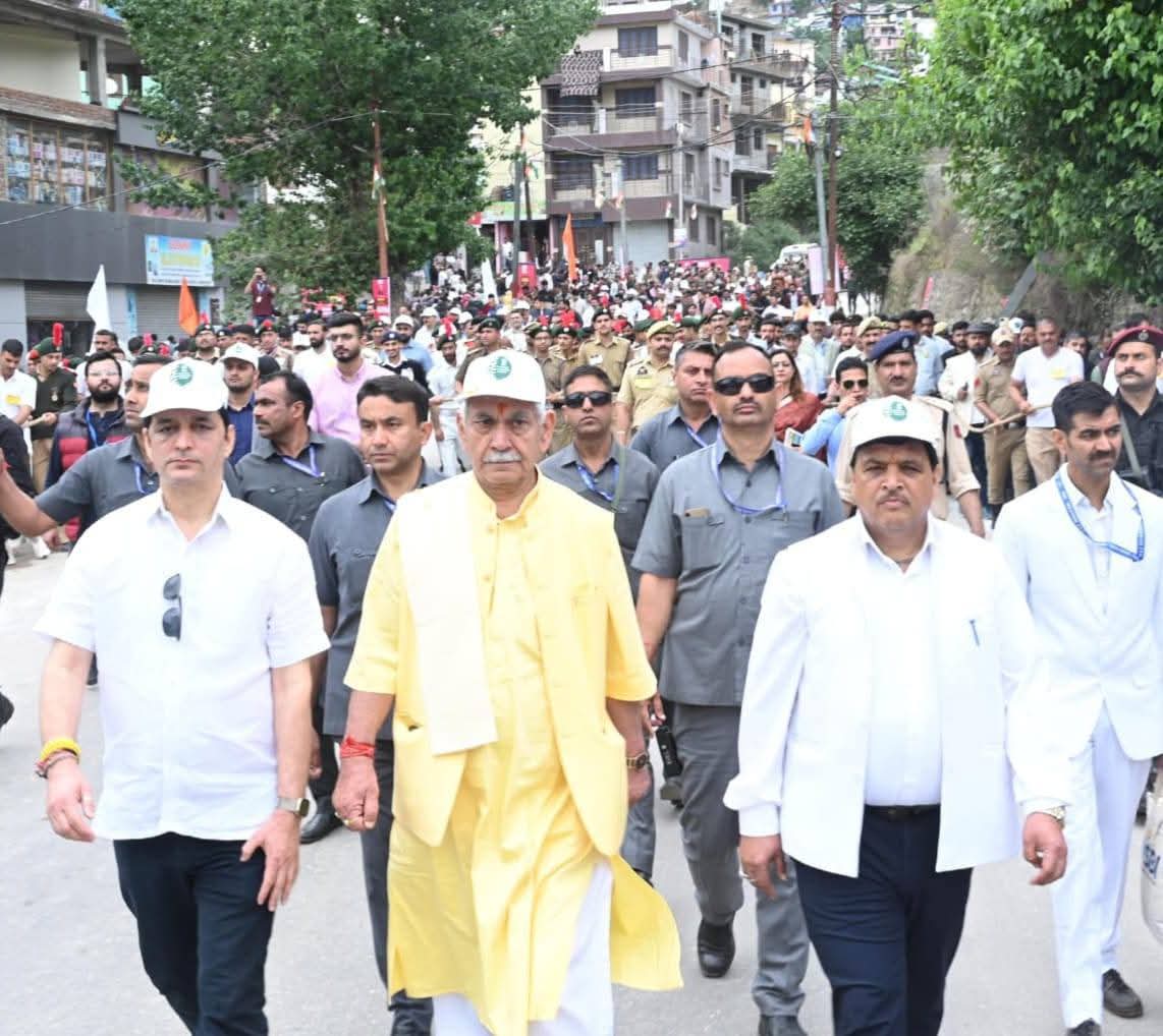 नशा के खिलाफ डोडा में 'मार्च': उपराज्यपाल ने दिखाई झंडी, कहा- जब समाज एक सुर में बोलेगा, तभी खत्म होगा नशा