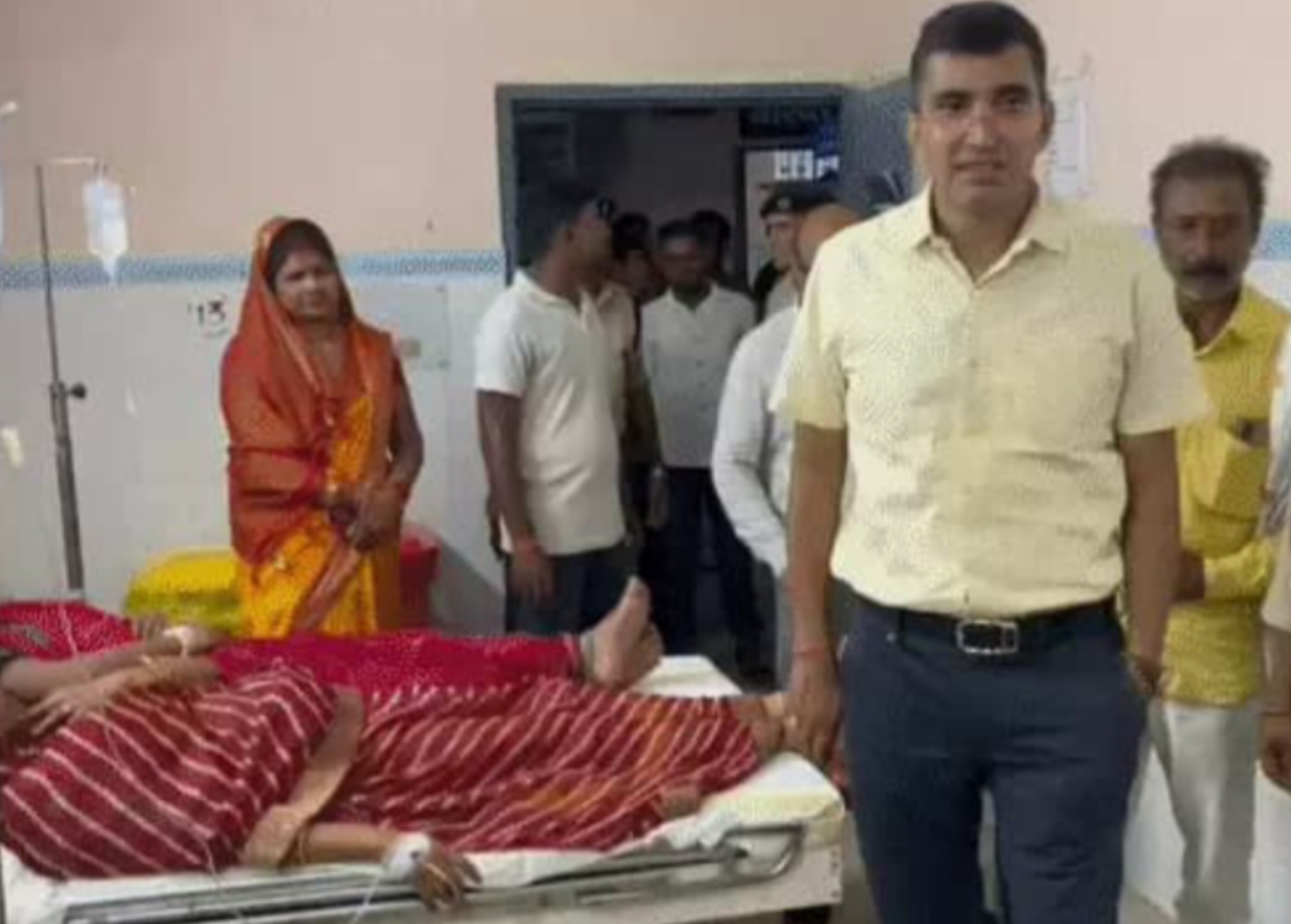 बक्सर में मिलावटी मिठाई का कहर: एक ही कुनबे के 9 लोग बीमार, प्रशासन ने मिष्ठान भंडार को किया सील