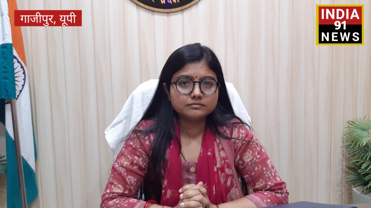 यूपी में बड़ा प्रशासनिक फेरबदल: आधी रात को 182 PCS अफसरों के तबादले, मोहम्मदाबाद SDM हर्षिता तिवारी बनीं नोएडा में OSD