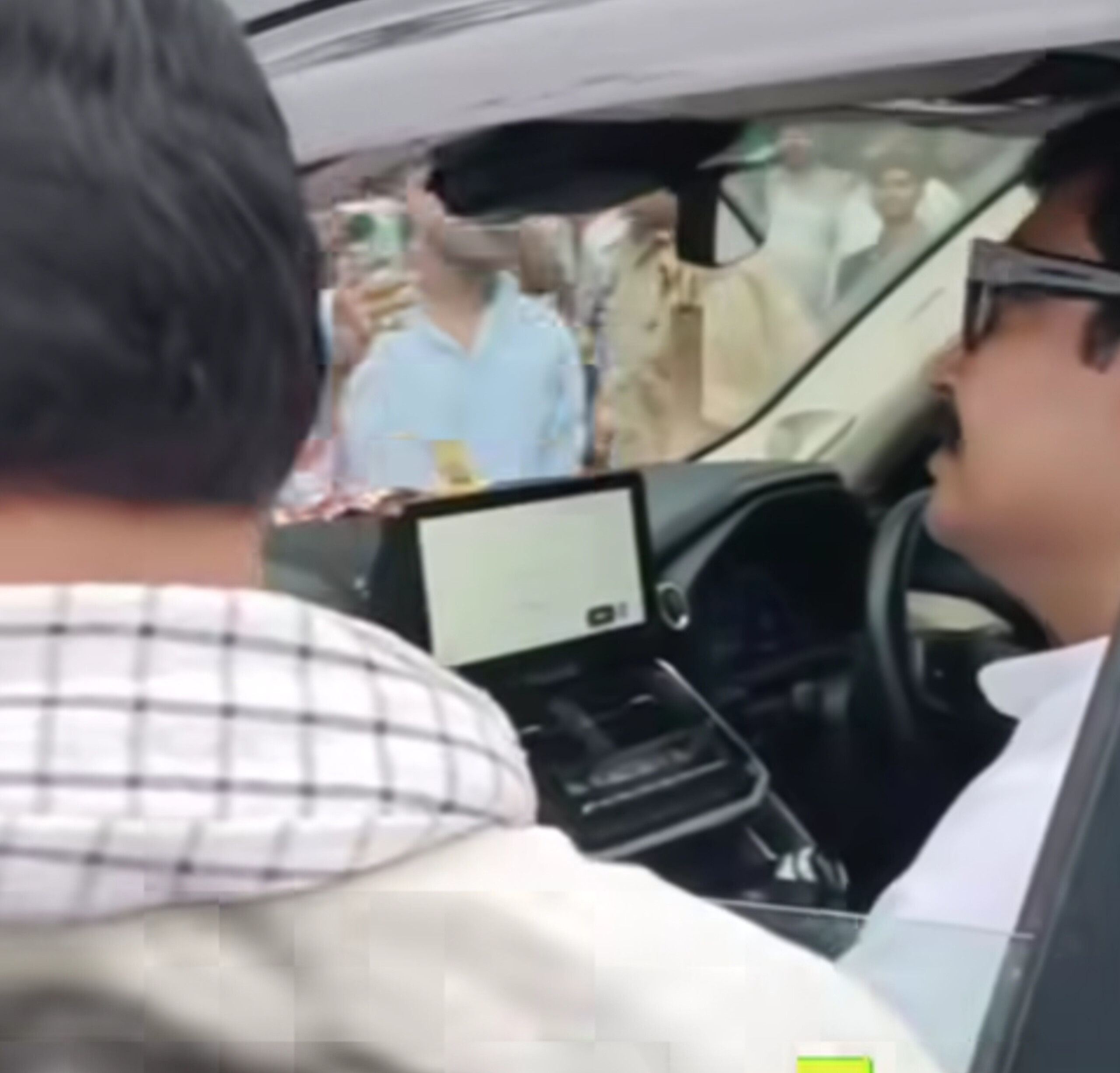  ​गाडियों के काफिले की सर्चिंग से हड़कंप; क्या अतुल राय के पास छिपा है मुख्तार का खजाना?