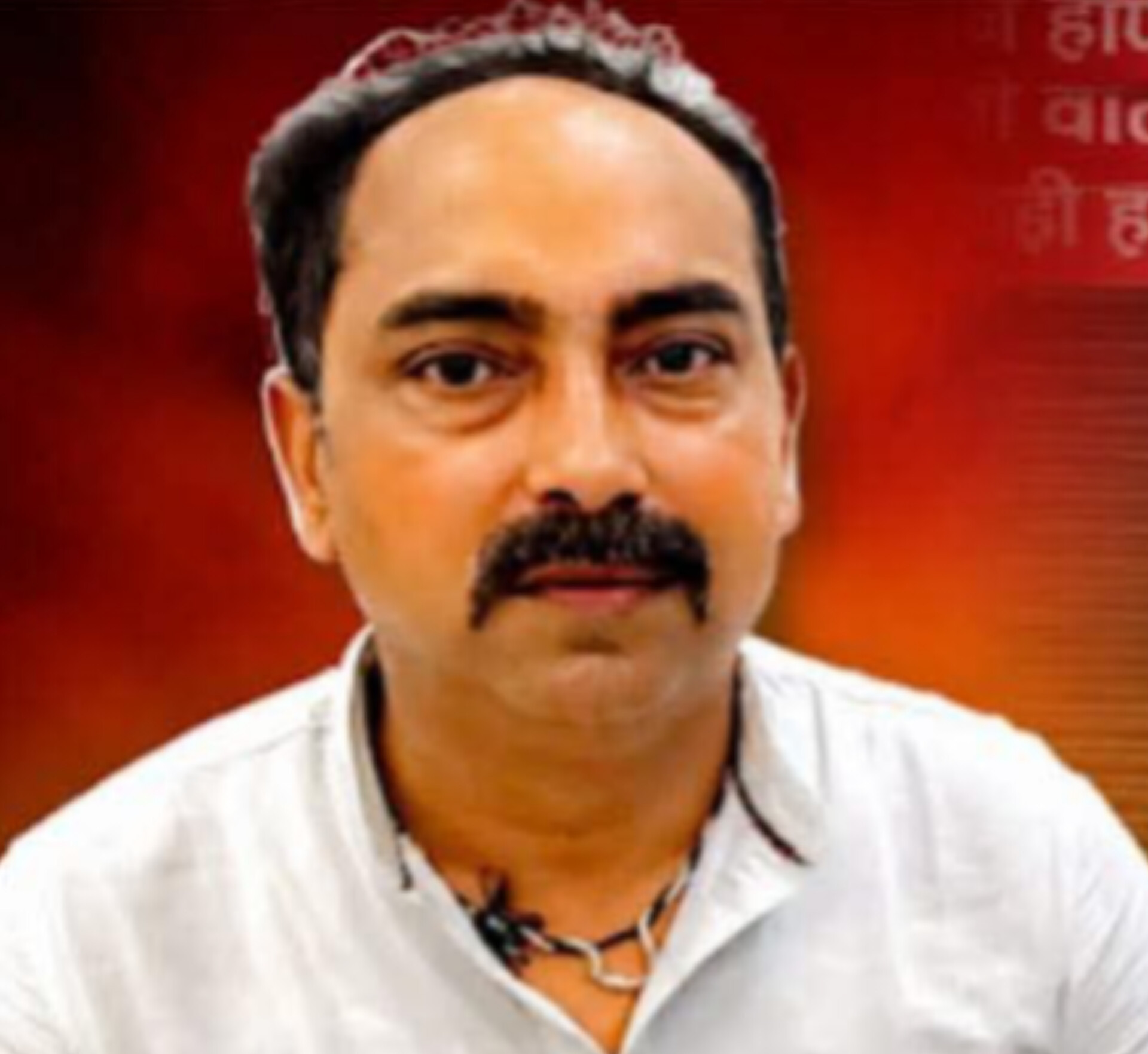 वाराणसी पुलिस की बड़ी कार्रवाई: संकट मोचन के पास चल रहा 'सट्टे का अड्डा' ध्वस्त, 'बच्चा तिवारी' गिरफ्तार!