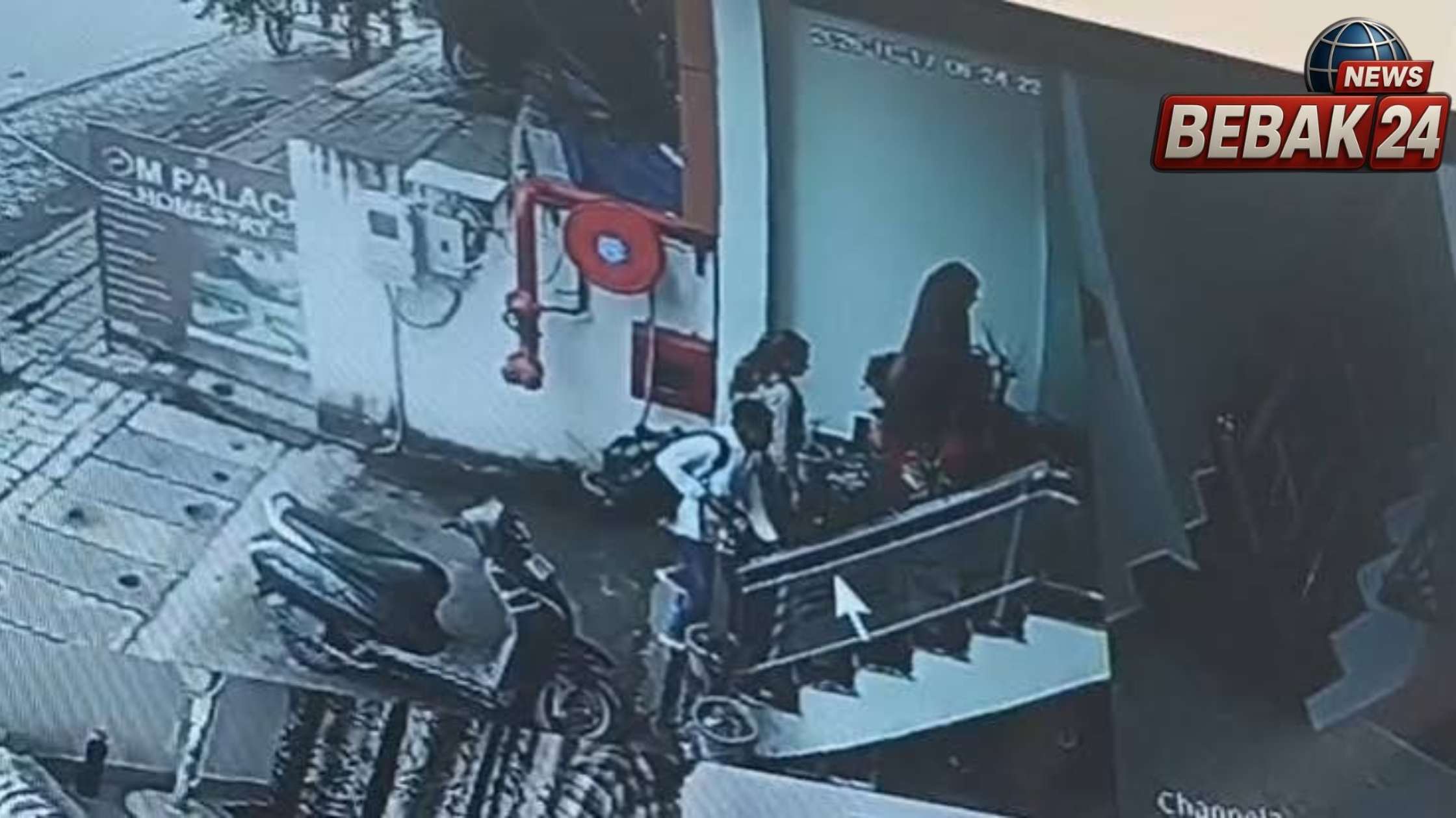 2,200 किमी की फरारी, 10 दिन पुलिस को देती रही चकमा; अजनबियों के इंटरनेट से पकड़ी गई श्रद्धा दुबे