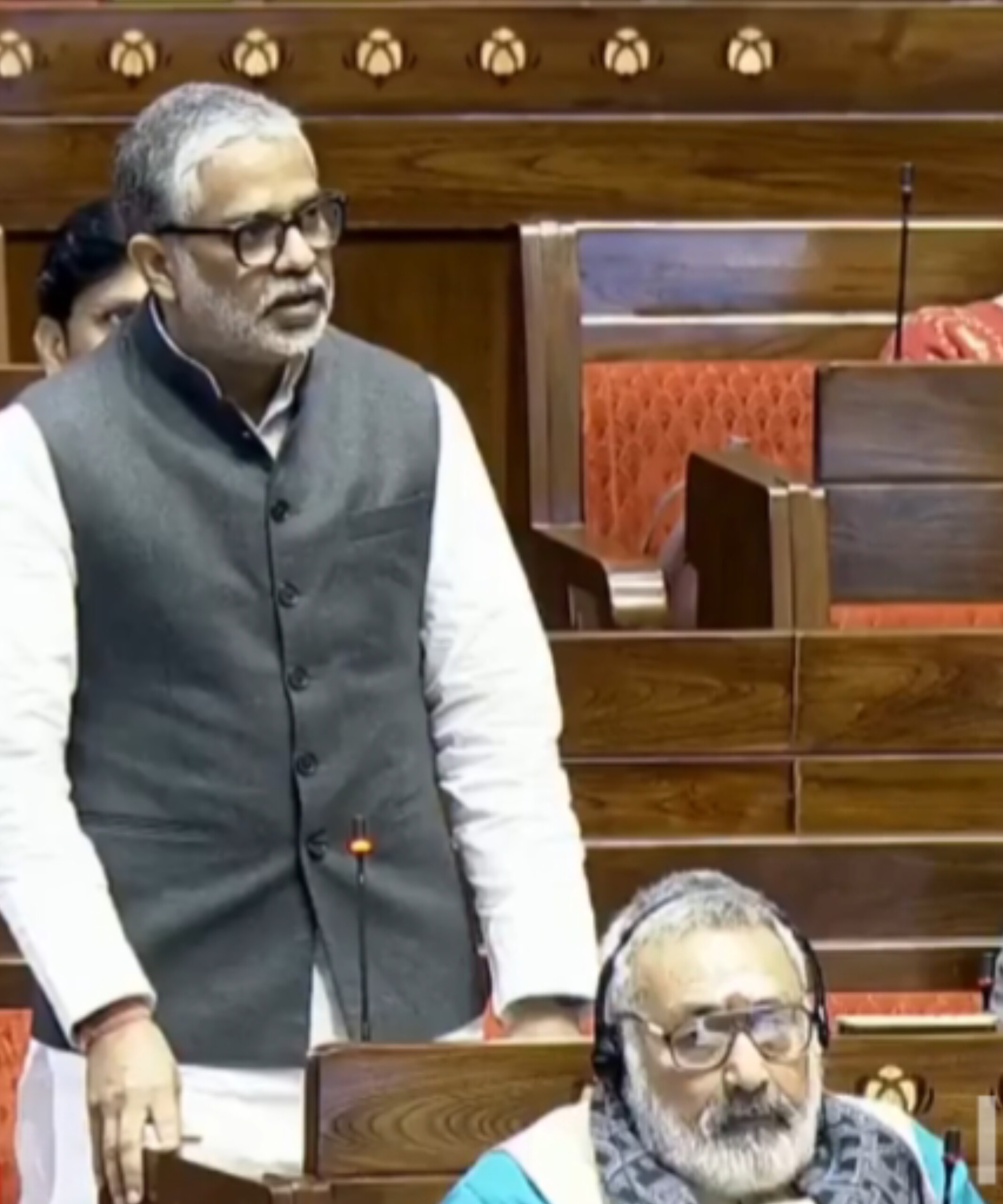 बलिया को वंदे भारत की सौगात और लोकनायक का सम्मान: नीरज शेखर ने सदन में उठाई मांग