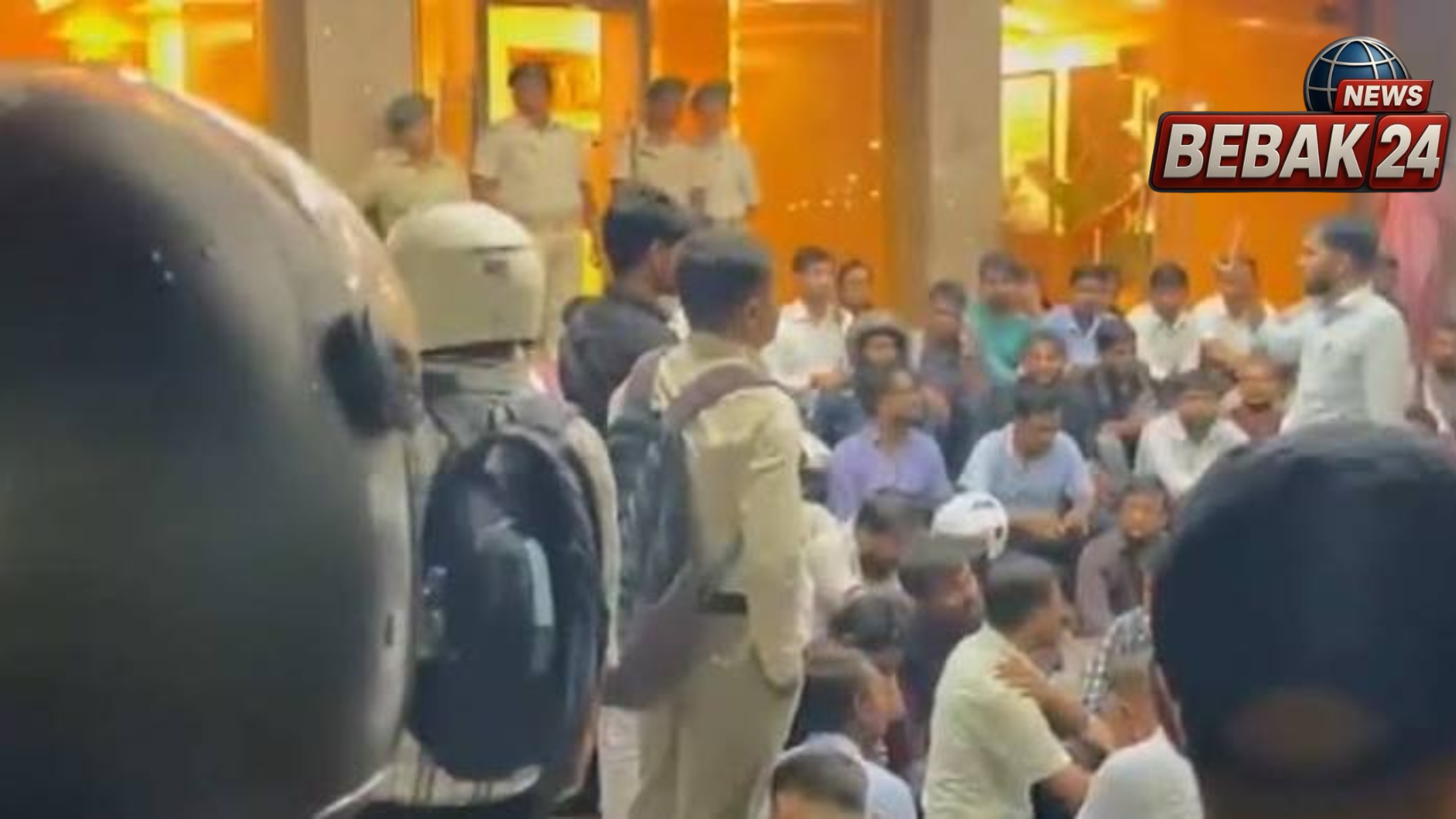 JSSC-CGL रद्द होने के बाद नौकरी पा चुके अभ्यर्थियों का विरोध, प्रोजेक्ट भवन में धरना; बोले- हमारा क्या दोष?