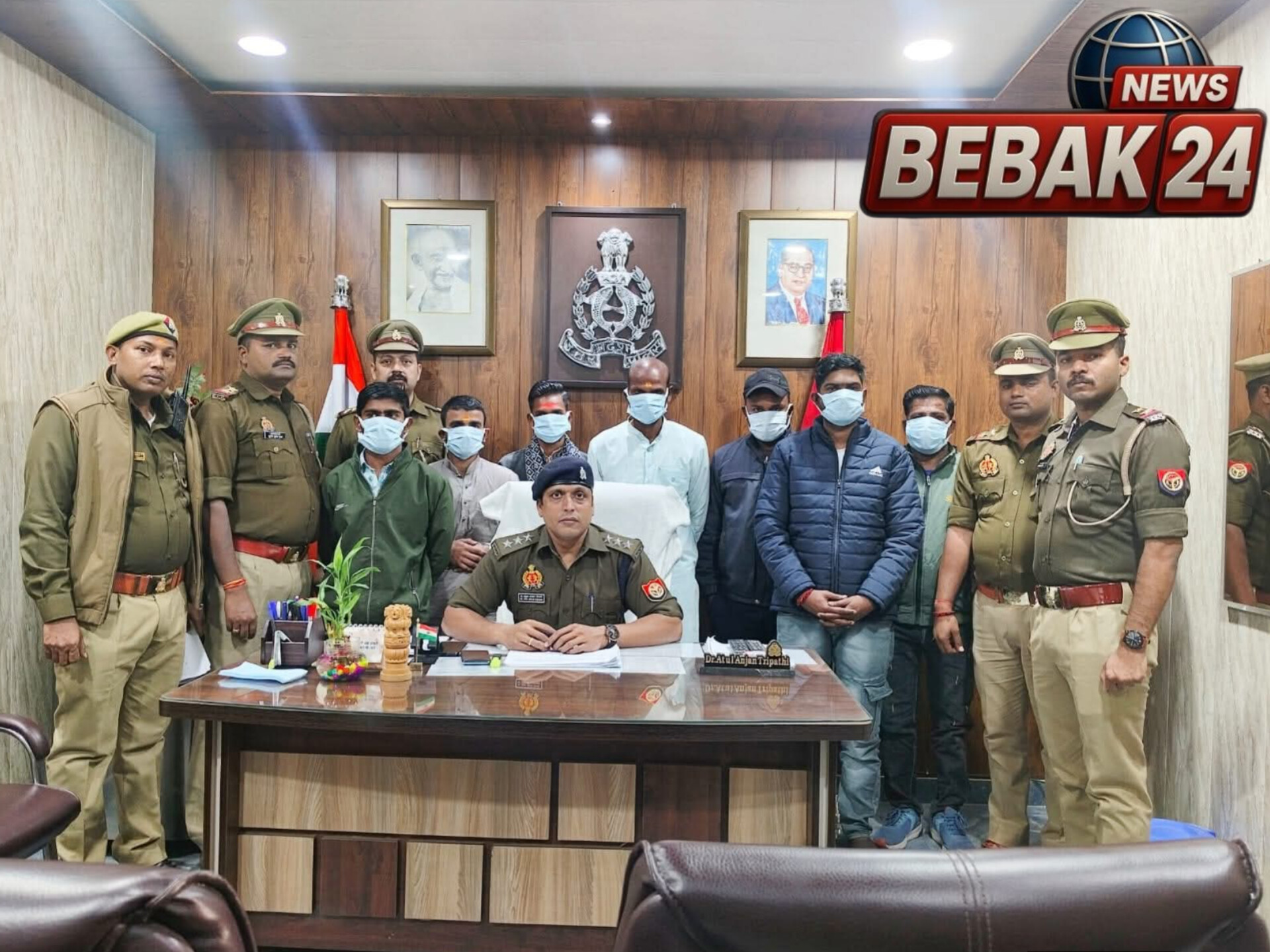 काशी विश्वनाथ मंदिर में 'सुगम दर्शन' के नाम पर धोखाधड़ी, 7 फर्जी एजेंट गिरफ्तार!