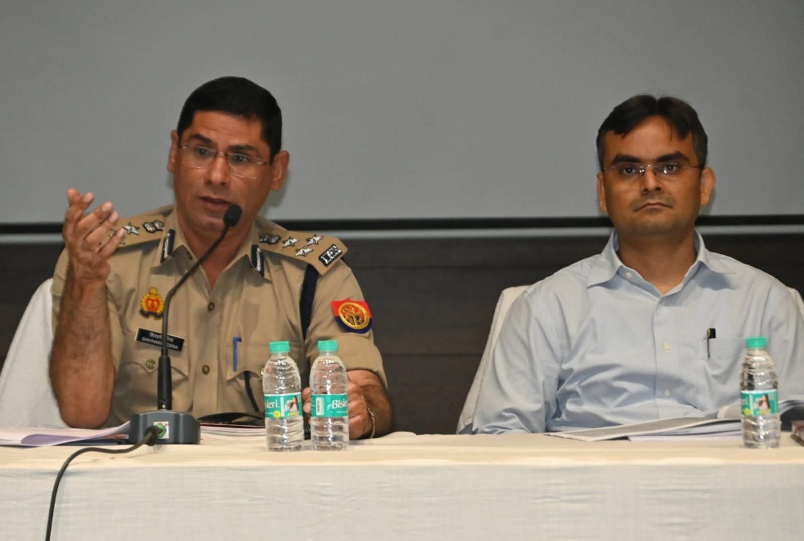 UP SI परीक्षा: वाराणसी में अभेद्य किलेबंदी! नकलचियों की शामत, 46 केंद्रों पर मजिस्ट्रेट तैनात