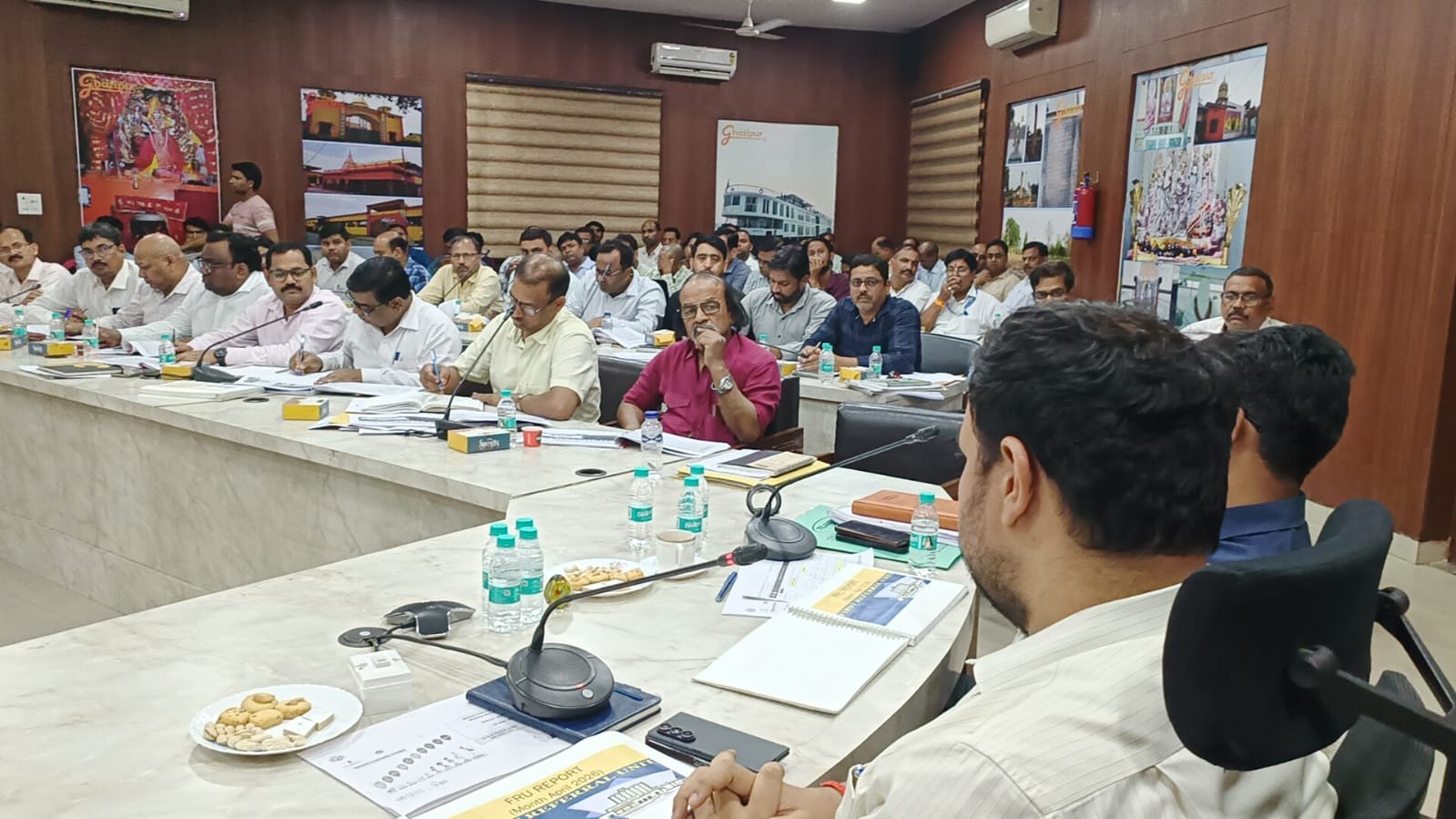 गाजीपुर में प्रशासन का 'हंटर': दो दिन में करोड़ों की सरकारी जमीन कब्जा मुक्त, भू-माफियाओं में हड़कंप