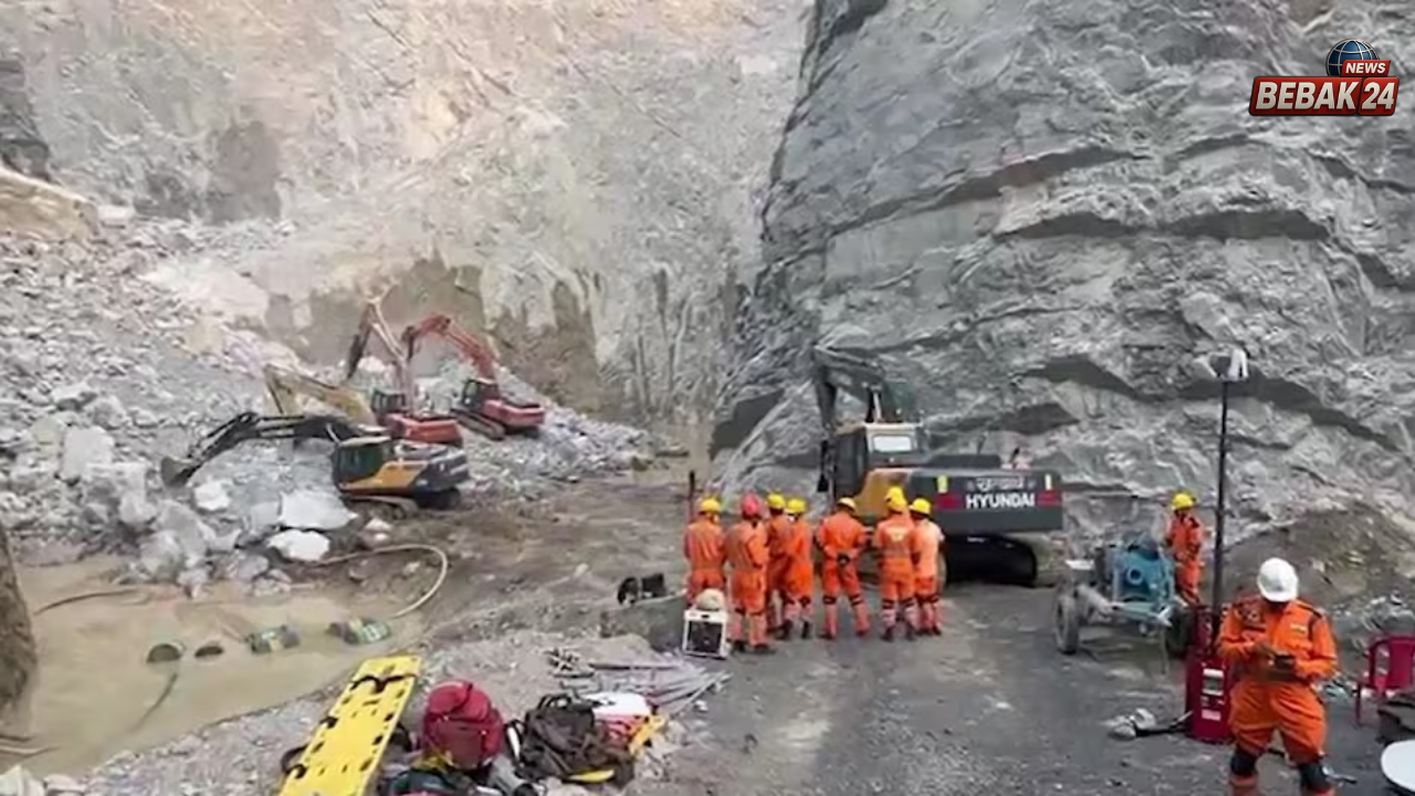 सोनभद्र खदान हादसा:  अब तक 3  मजदूरों की मौत की पुष्टि, रेस्क्यू ऑपरेशन जारी