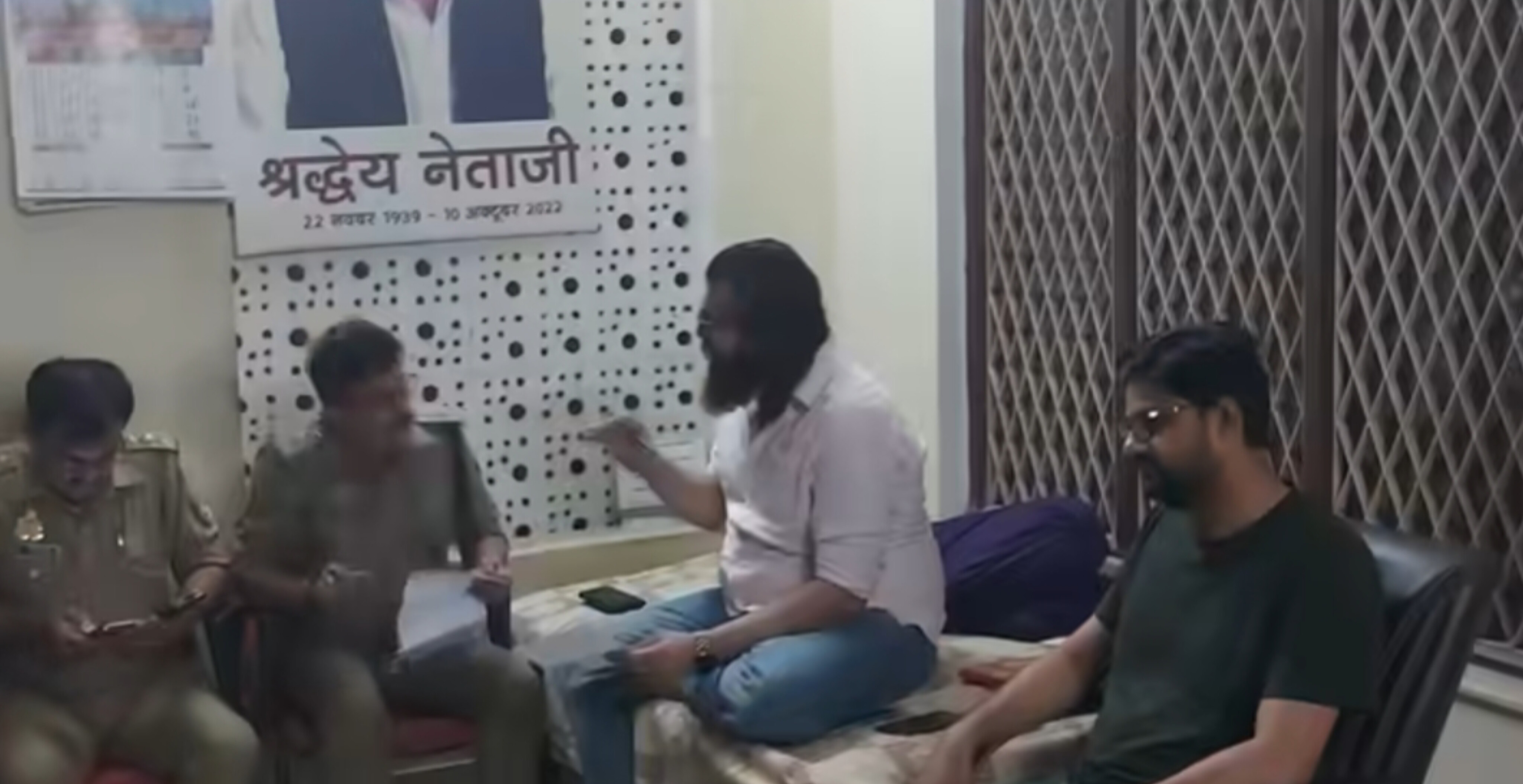 यूसुफपुर फाटक पर आधी रात का घटनाक्रम और प्रशासनिक ढुलमुलपन के उठते सवाल
