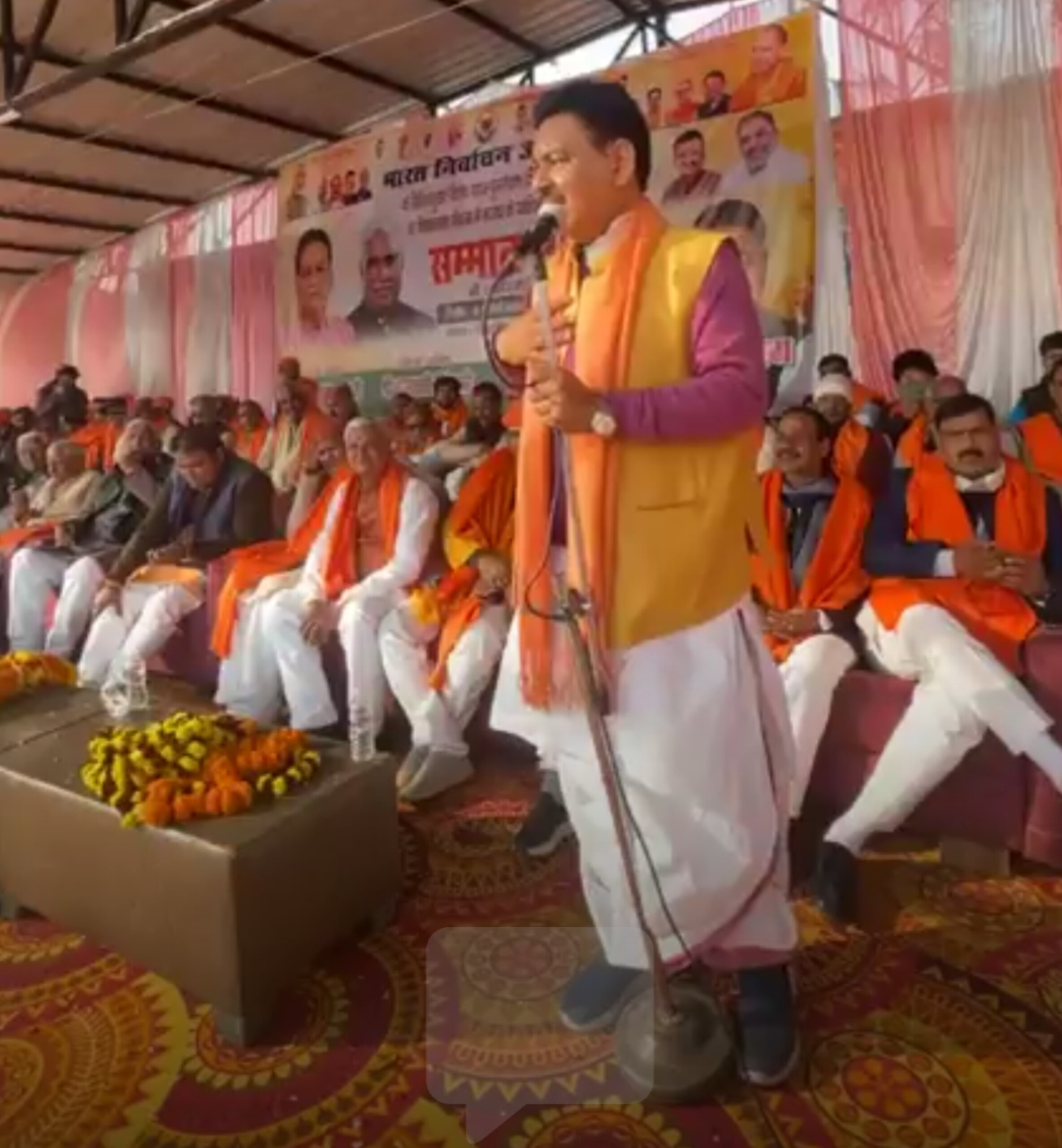 मतदाता कार्यकर्ताओं के सम्मान में जुटे दिग्गज, पूर्व मंत्री नारद राय ने भरी हुंकार