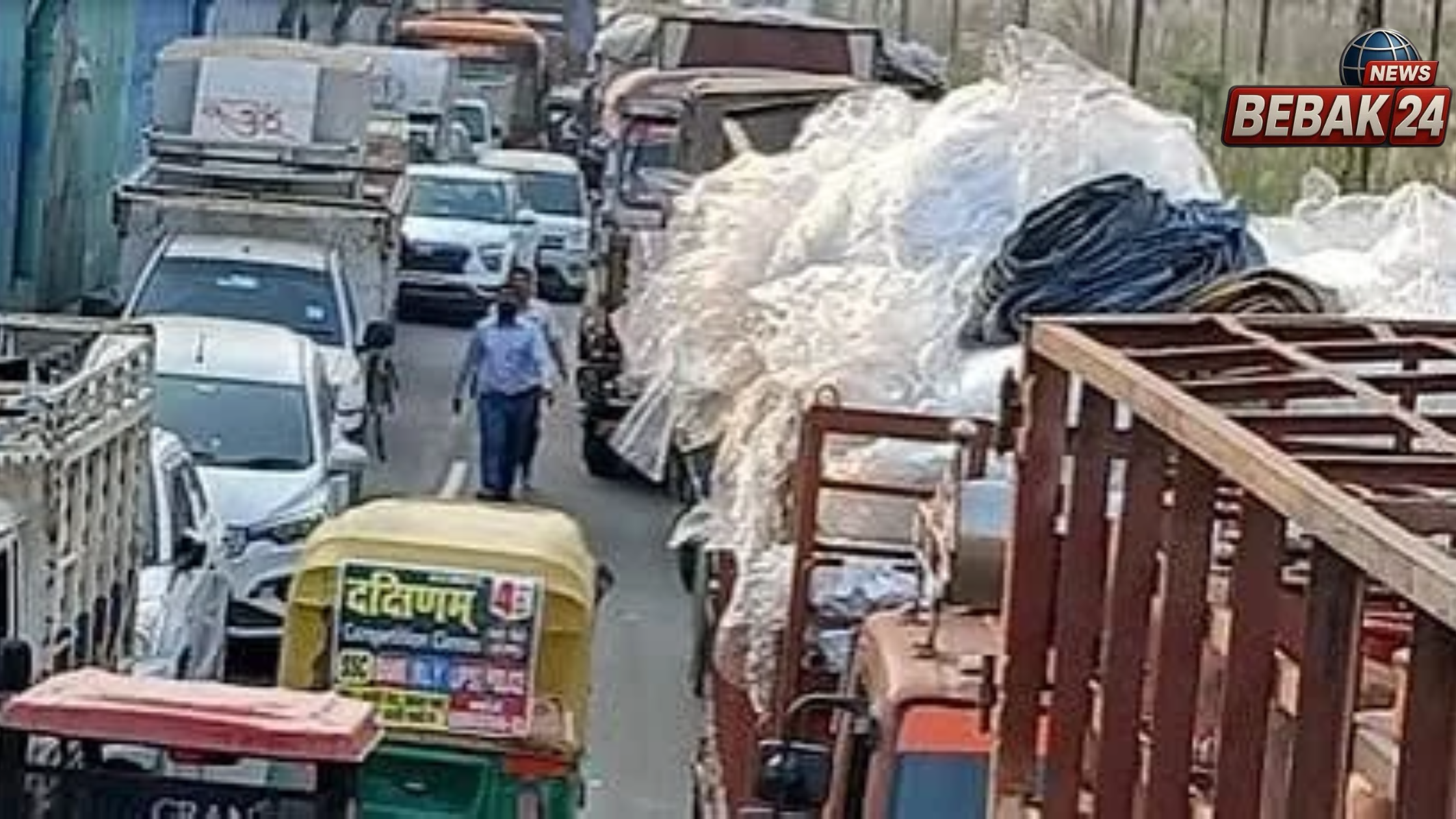 कानपुर हादसा: मां ने आखिरी सांस तक बच्ची को सीने से लगाए रखा, पत्नी-बेटी को खोकर टूटे सुमित