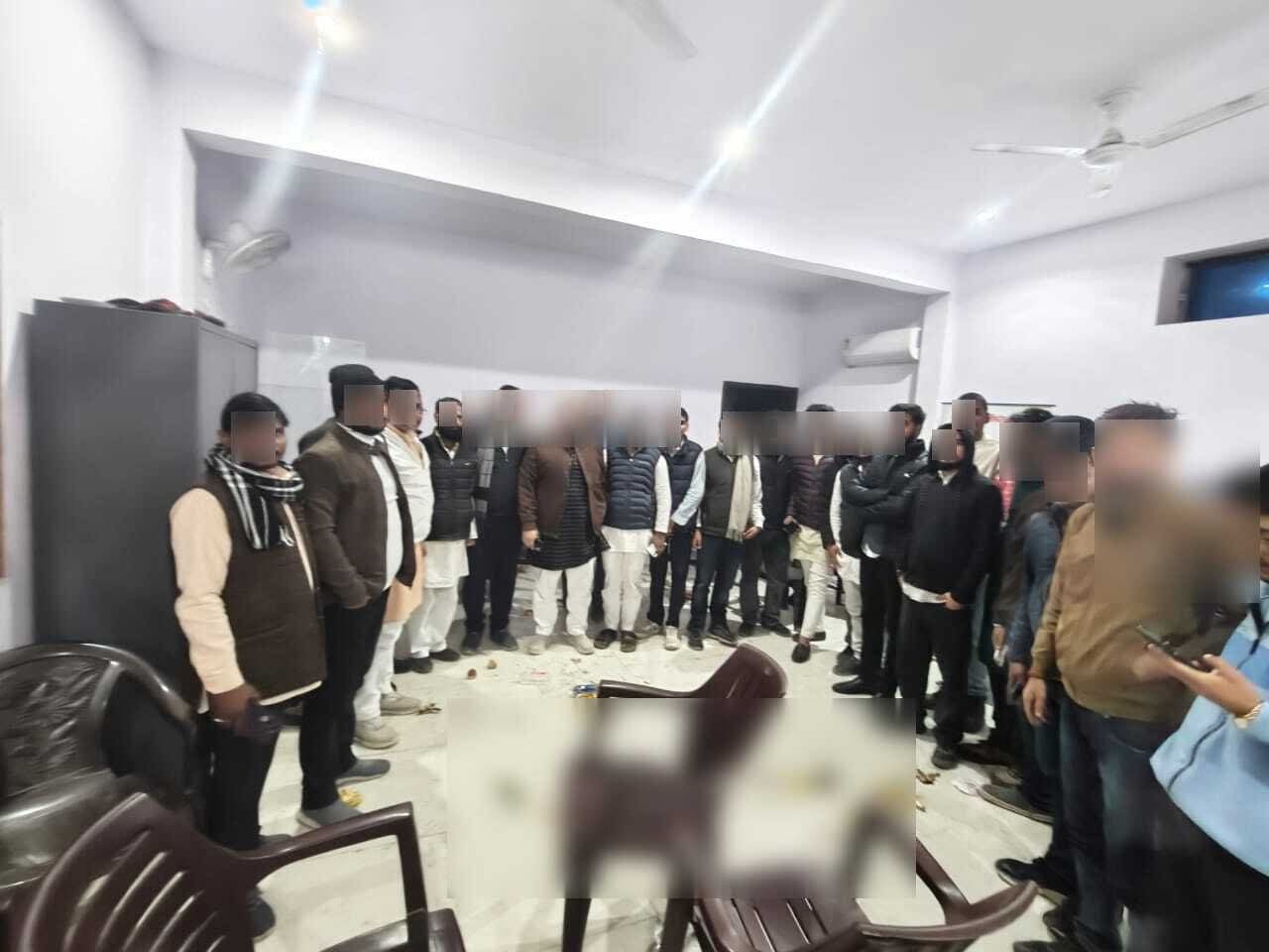 &ldquo;शांति भंग की कोशिश नाकाम: लंका पुलिस की सख्ती, अवैध प्रदर्शन कर रहे 30 लोग गिरफ्तार&rdquo;