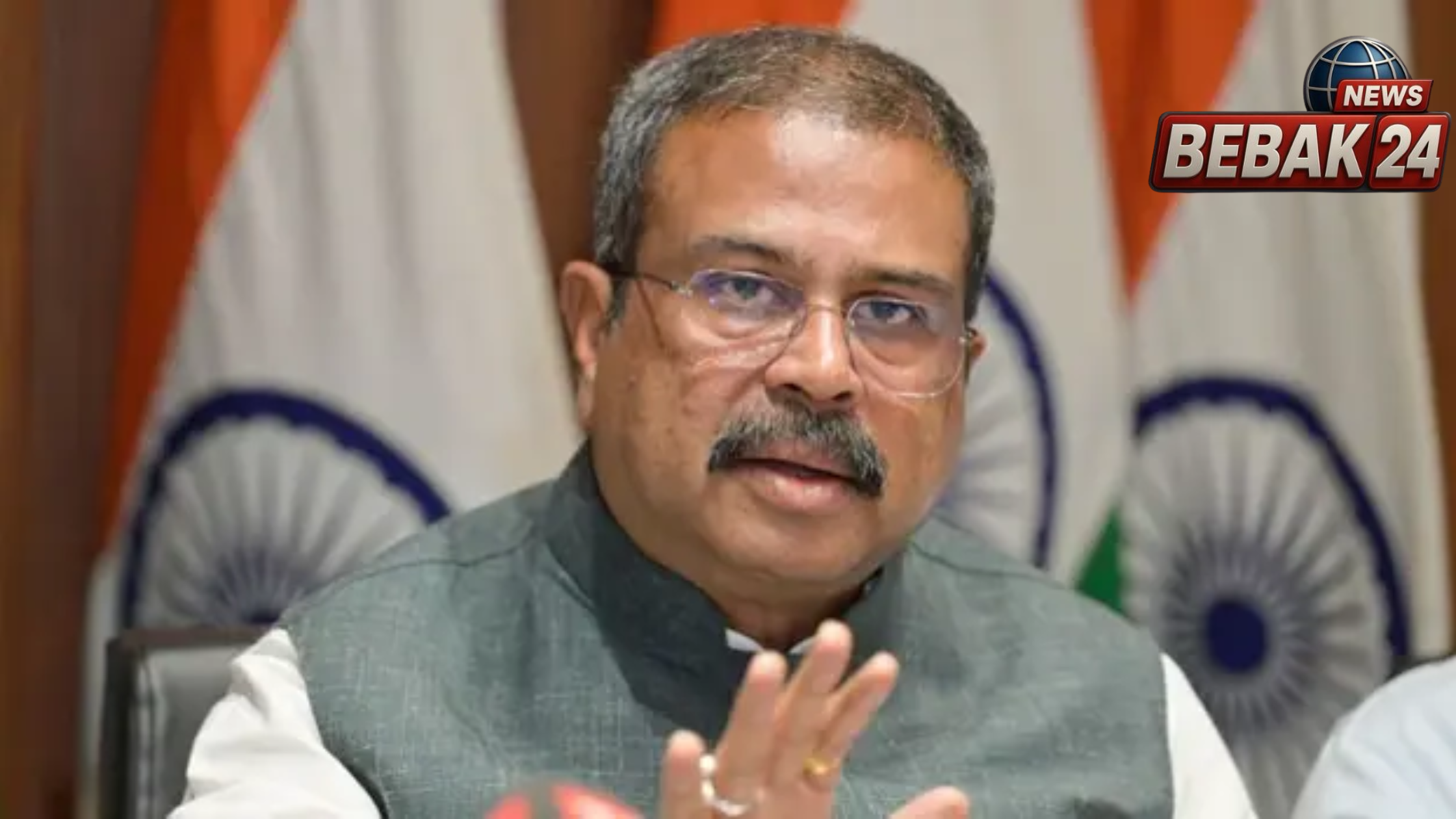 धर्मेंद्र प्रधान ने राहुल गांधी पर साधा निशाना, पूछा- छात्रों के मुद्दे पर चुप्पी क्यों?