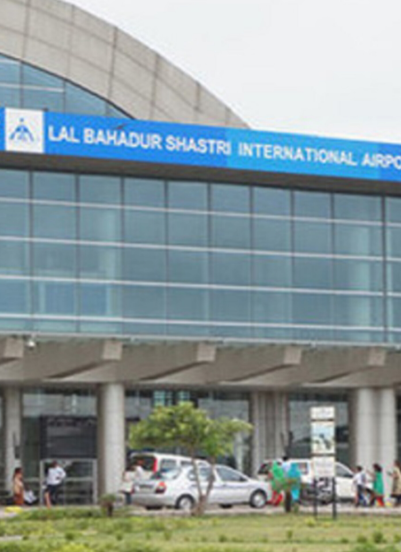 वाराणसी एयरपोर्ट बना 'नशे का ट्रांजिट पॉइंट'? बैंकॉक से गुजरात वाया बाबतपुर... 25 करोड़ का हाईटेक गांजा बरामद!