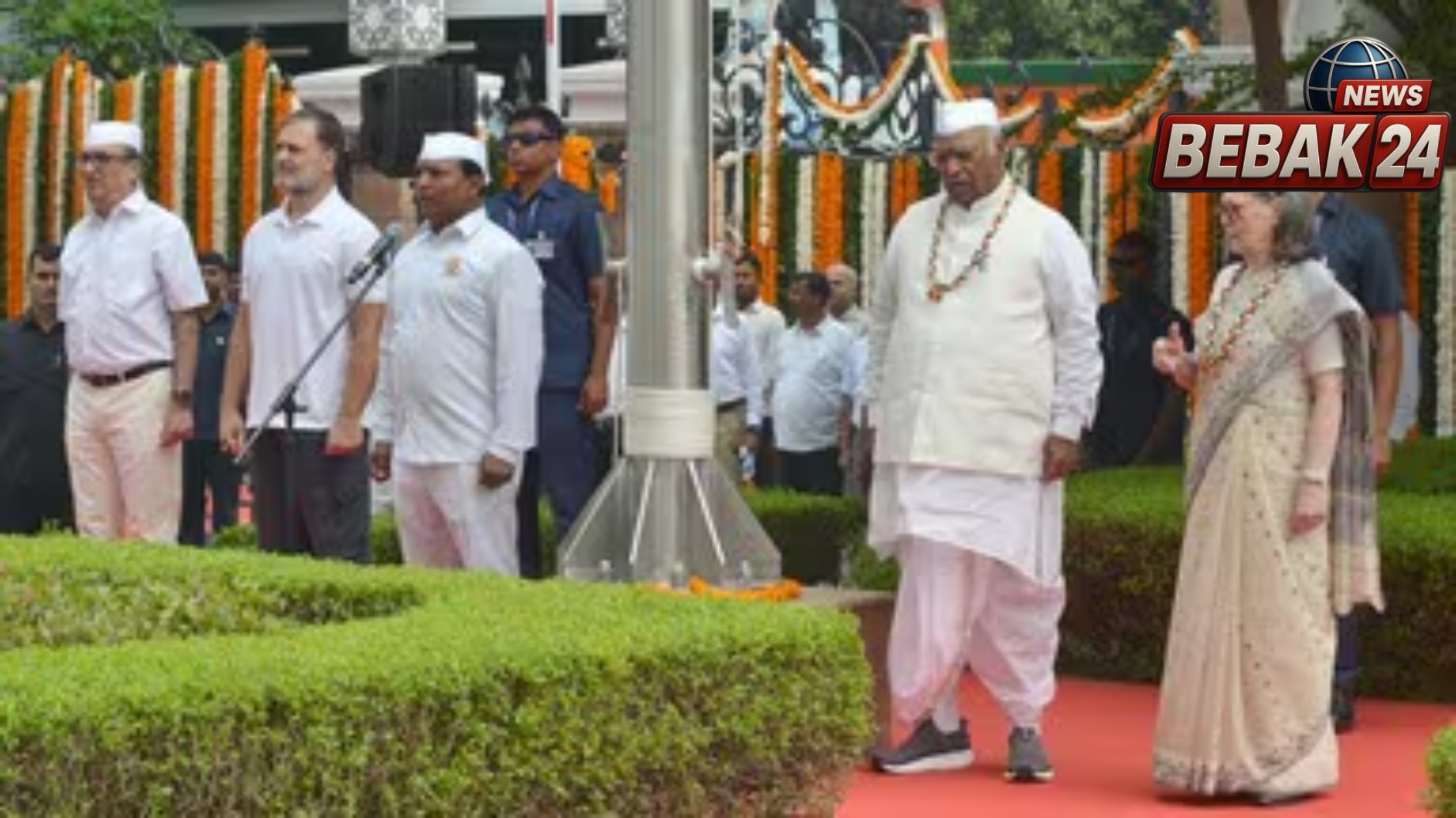&lsquo;वंदे मातरम्&rsquo; विवाद: बंकिम चंद्र के वंशज ने सोनिया गांधी से माफी की मांग की, बोले- &lsquo;लाखों शहीदों का अपमान&rsquo;