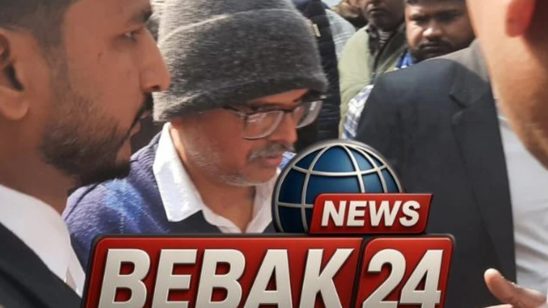 देवरिया जेल में पूर्व IPS अमिताभ ठाकुर का आमरण अनशन, गिरफ्तारी के सीसीटीवी फुटेज पर अड़े