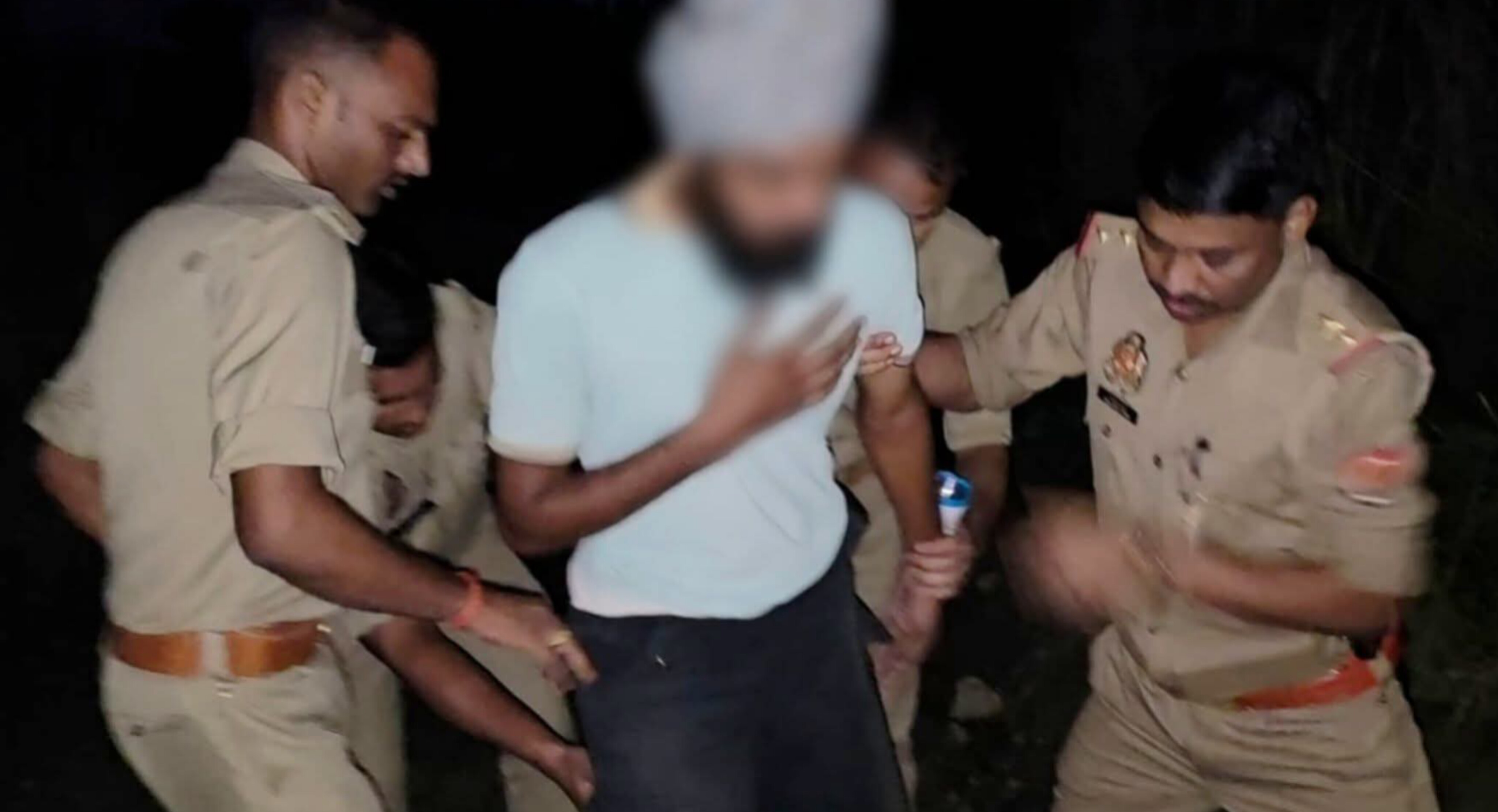 नोनहरा में पुलिस मुठभेड़: गोवंश तस्करों पर गिरी गाज, फायरिंग के बाद एक के पैर में लगी गोली, दो दबोचे गए!