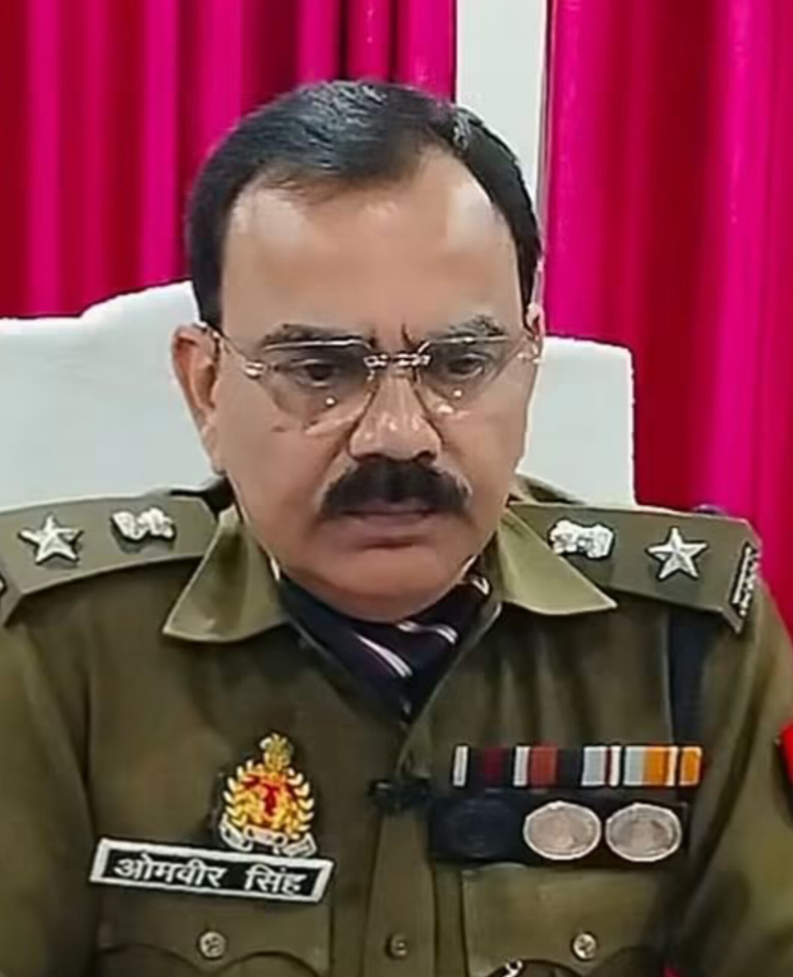 बलिया में खाकी का बड़ा फेरबदल: SP ओमवीर सिंह ने 10 थानाध्यक्षों को इधर से उधर पलटा , जानिए किस-किसके बदले इलाके!