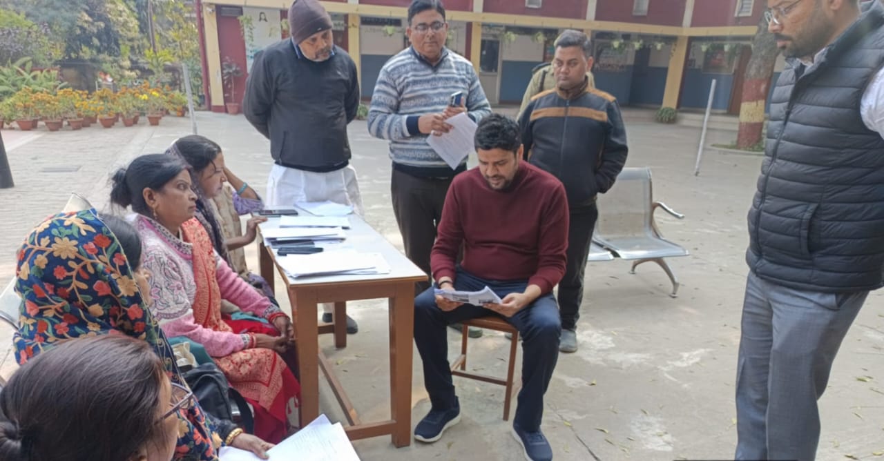 मतदाता सूची में नाम जुड़वाने का सुनहरा मौका, डीएम ने परखीं तैयारियां