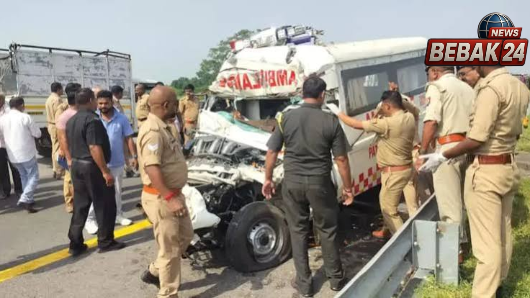 पूर्वांचल एक्सप्रेसवे पर एंबुलेंस हादसा, सैनिक के पार्थिव शरीर के साथ 4 की मौत