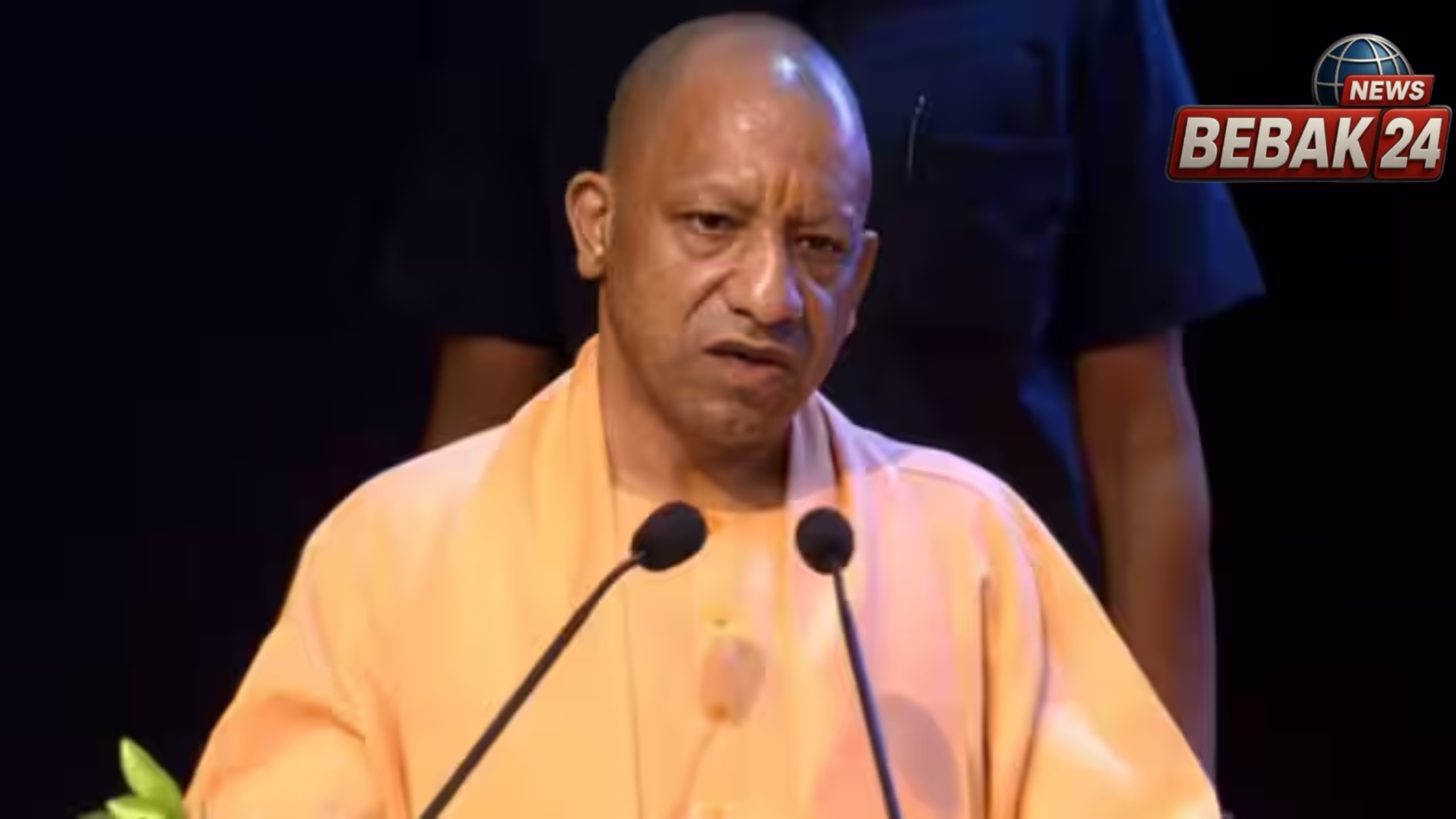 सीएम योगी ने पुलिसकर्मियों को किया सम्मानित, बोले- 2017 से पहले हर जिले में होते थे दंगे